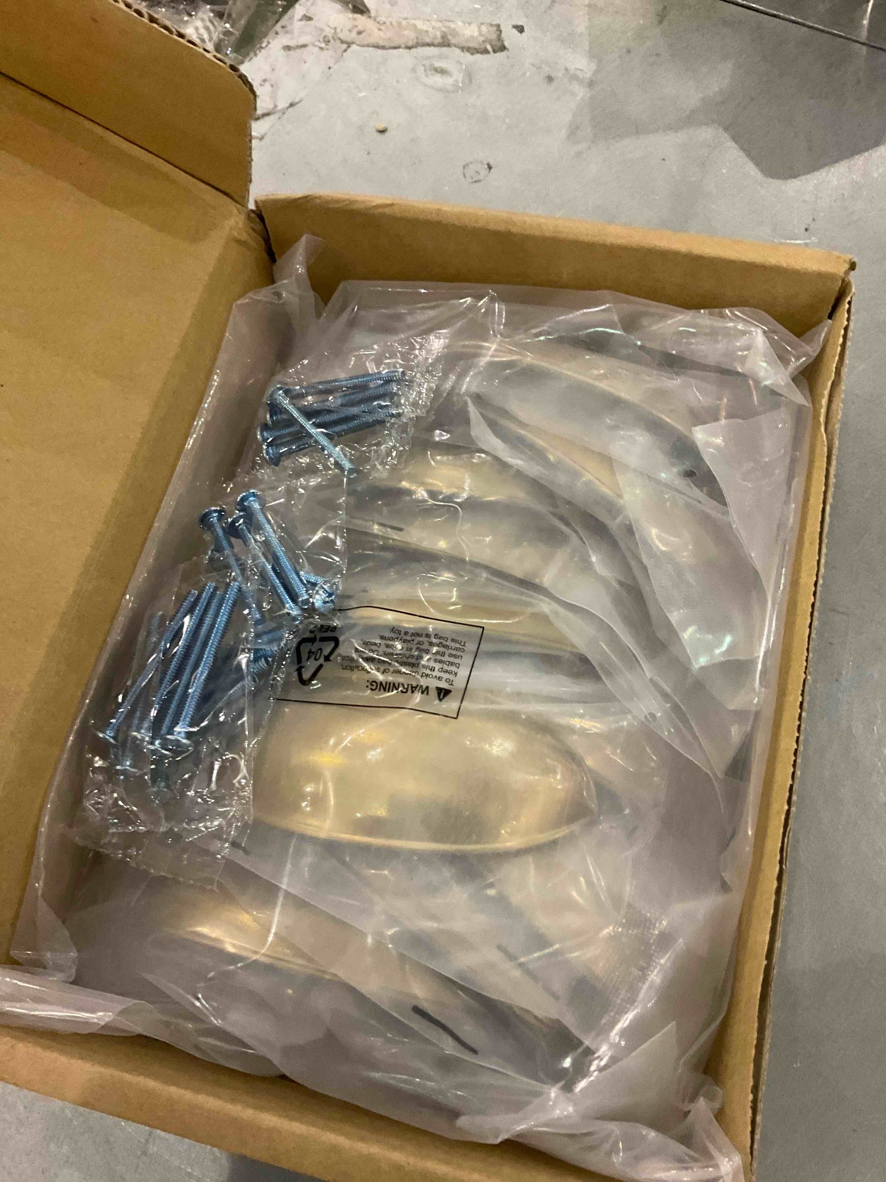 https://s3.amazonaws.com/lotting-images-prod/BargainHunt/EXS01526770_1714394971710.jpeg