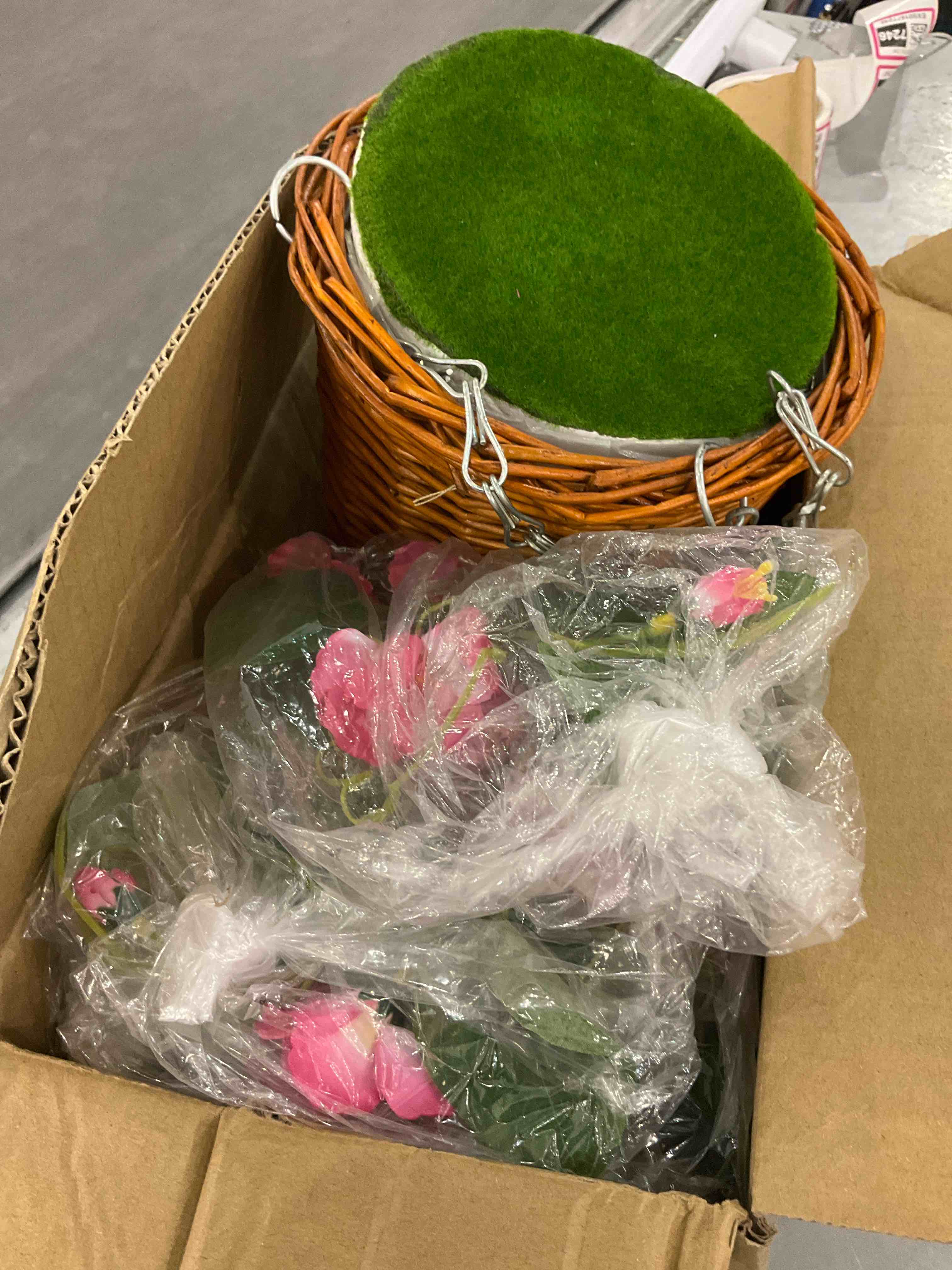 Artificial Flowers withÂ Hanging Baskets, Fake Silk Orchid Rose Flowers Plants in Baskets, Faux Flower Centerpieces for Home Decoration Outdoor Garden Yard Patio Landscaping (Pink)