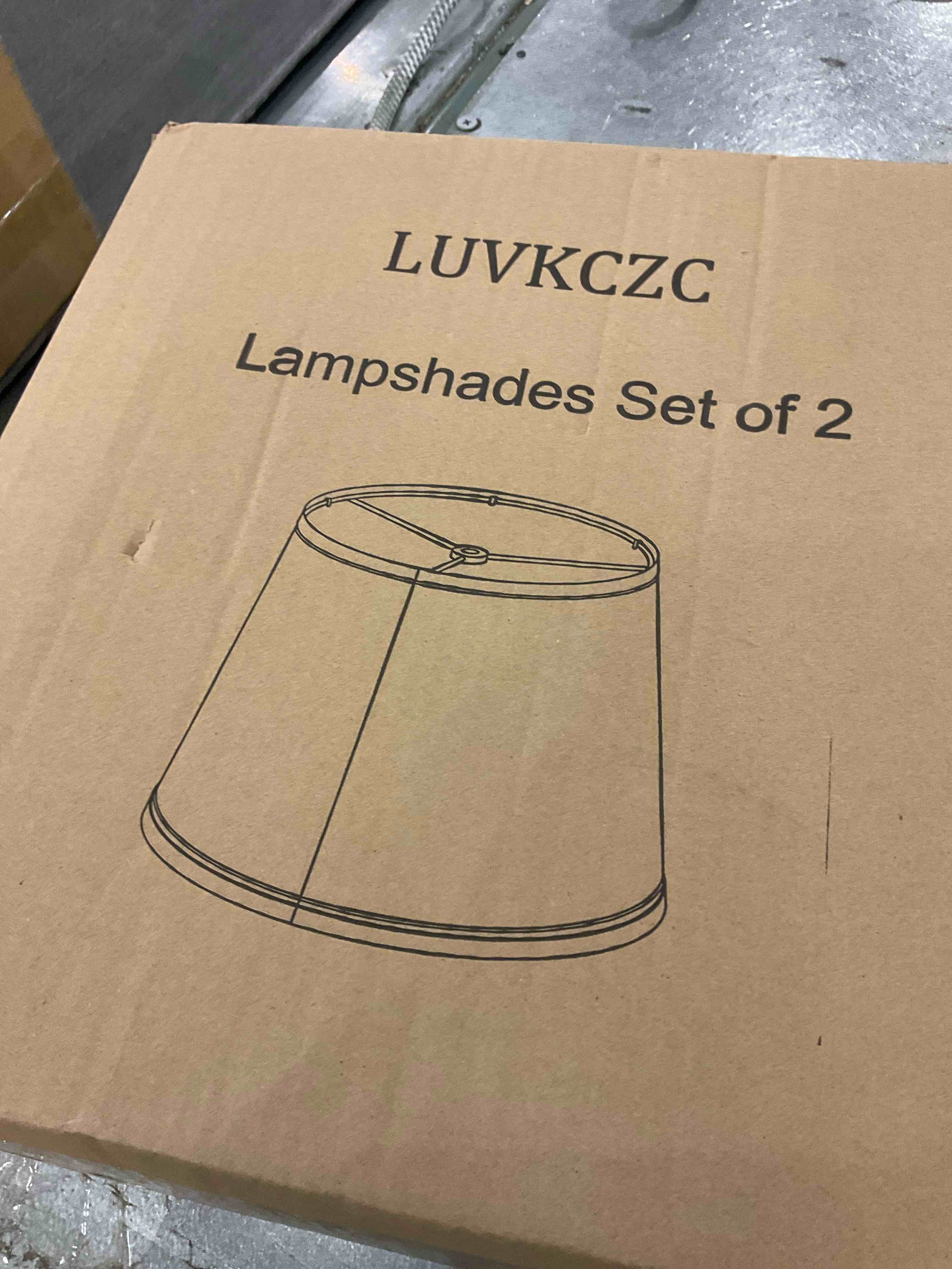 https://s3.amazonaws.com/lotting-images-prod/BargainHunt/EXS01526793_1714398933610.jpeg