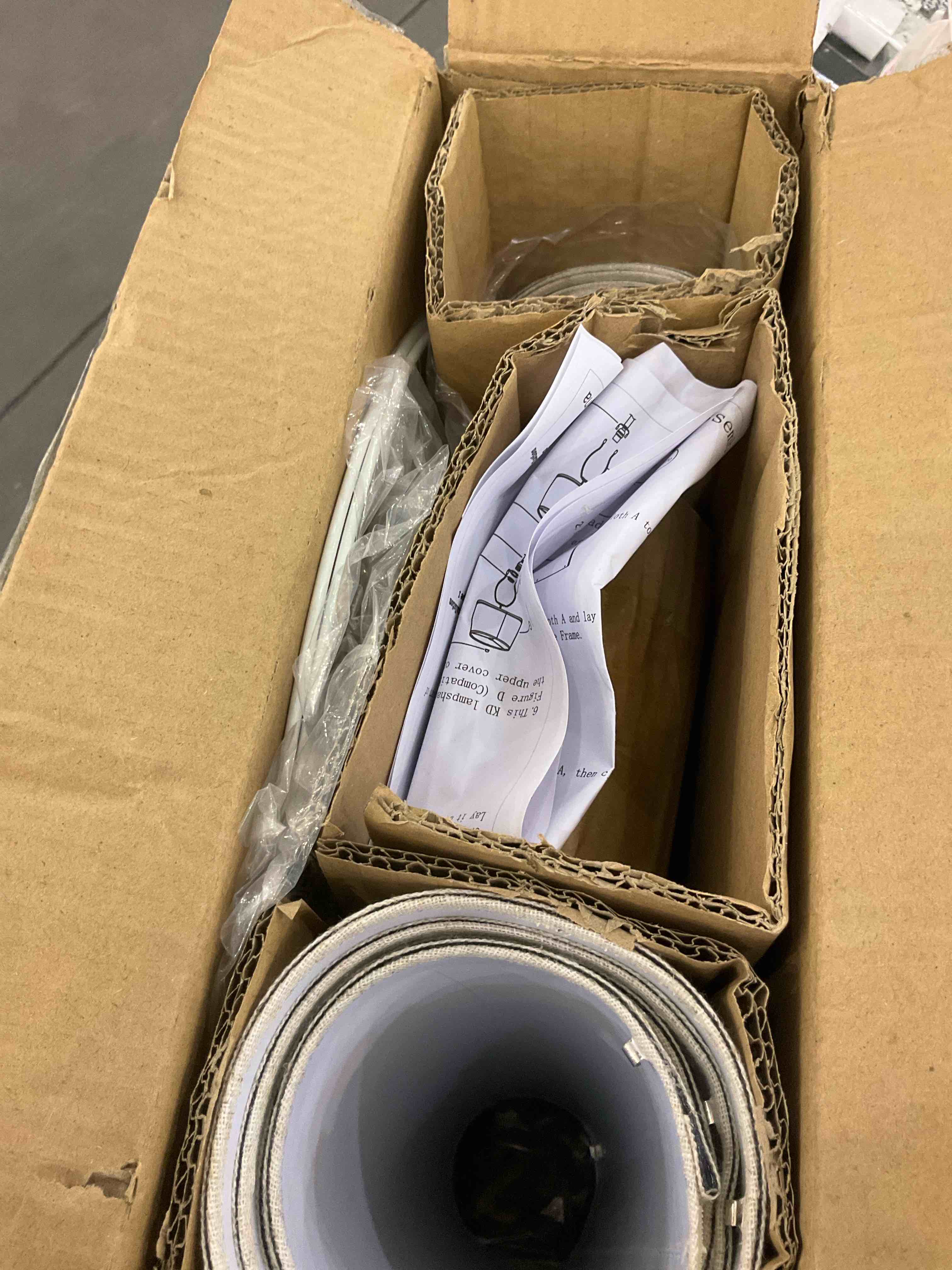 https://s3.amazonaws.com/lotting-images-prod/BargainHunt/EXS01526793_1714398953046.jpeg