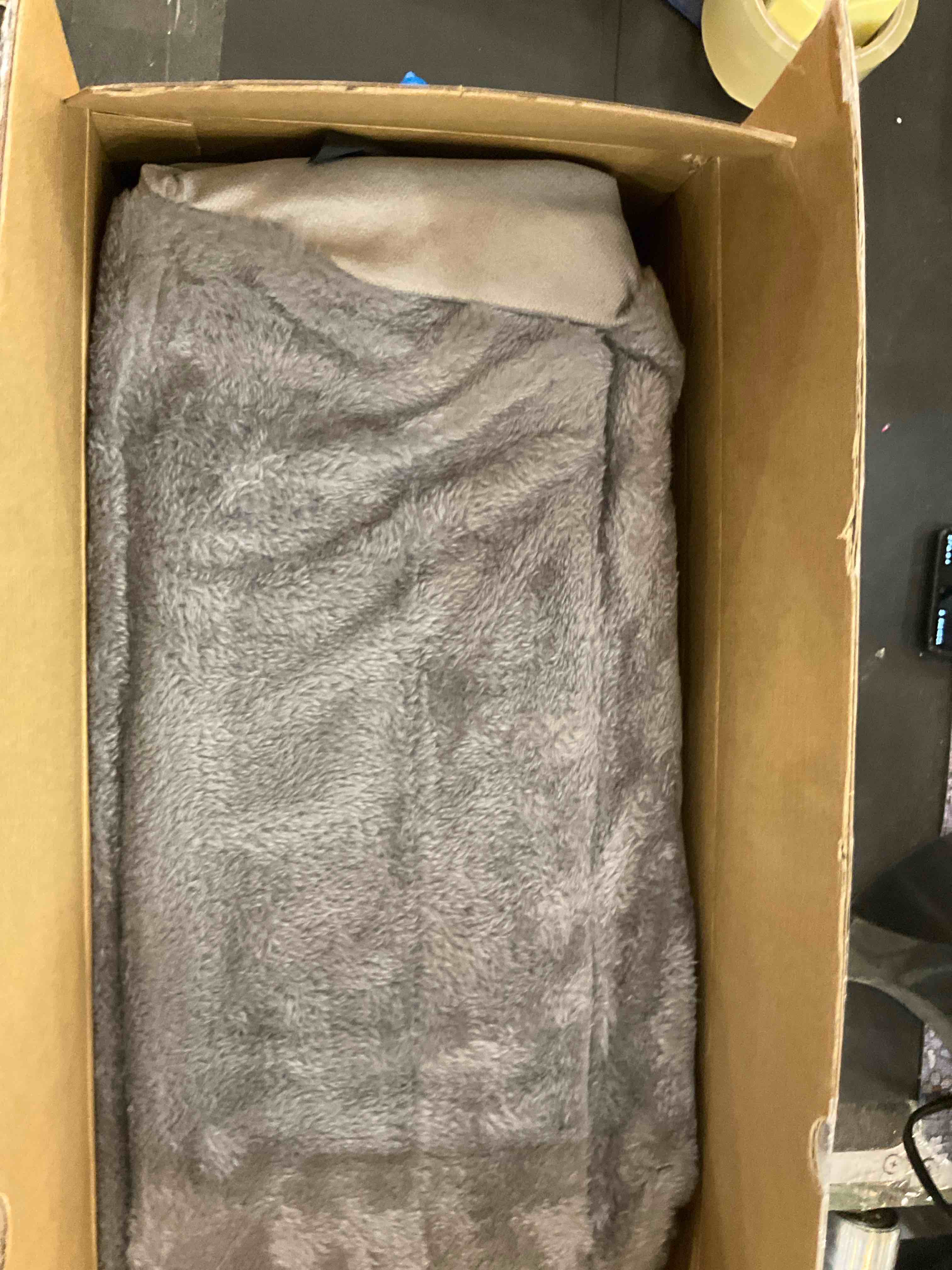 https://s3.amazonaws.com/lotting-images-prod/BargainHunt/EXS01527003_1716224468294.jpeg