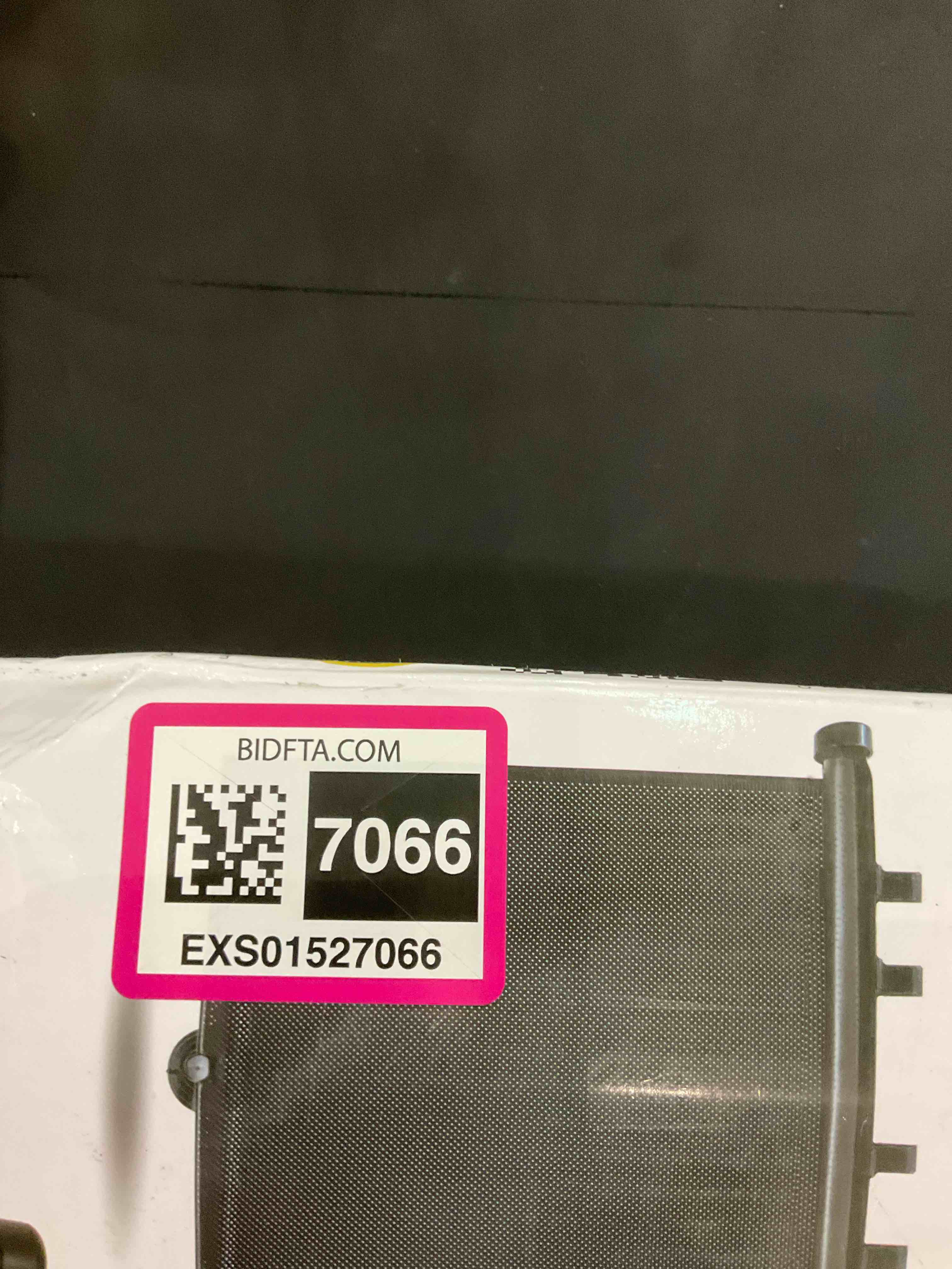 https://s3.amazonaws.com/lotting-images-prod/BargainHunt/EXS01527066_1716378221283.jpeg