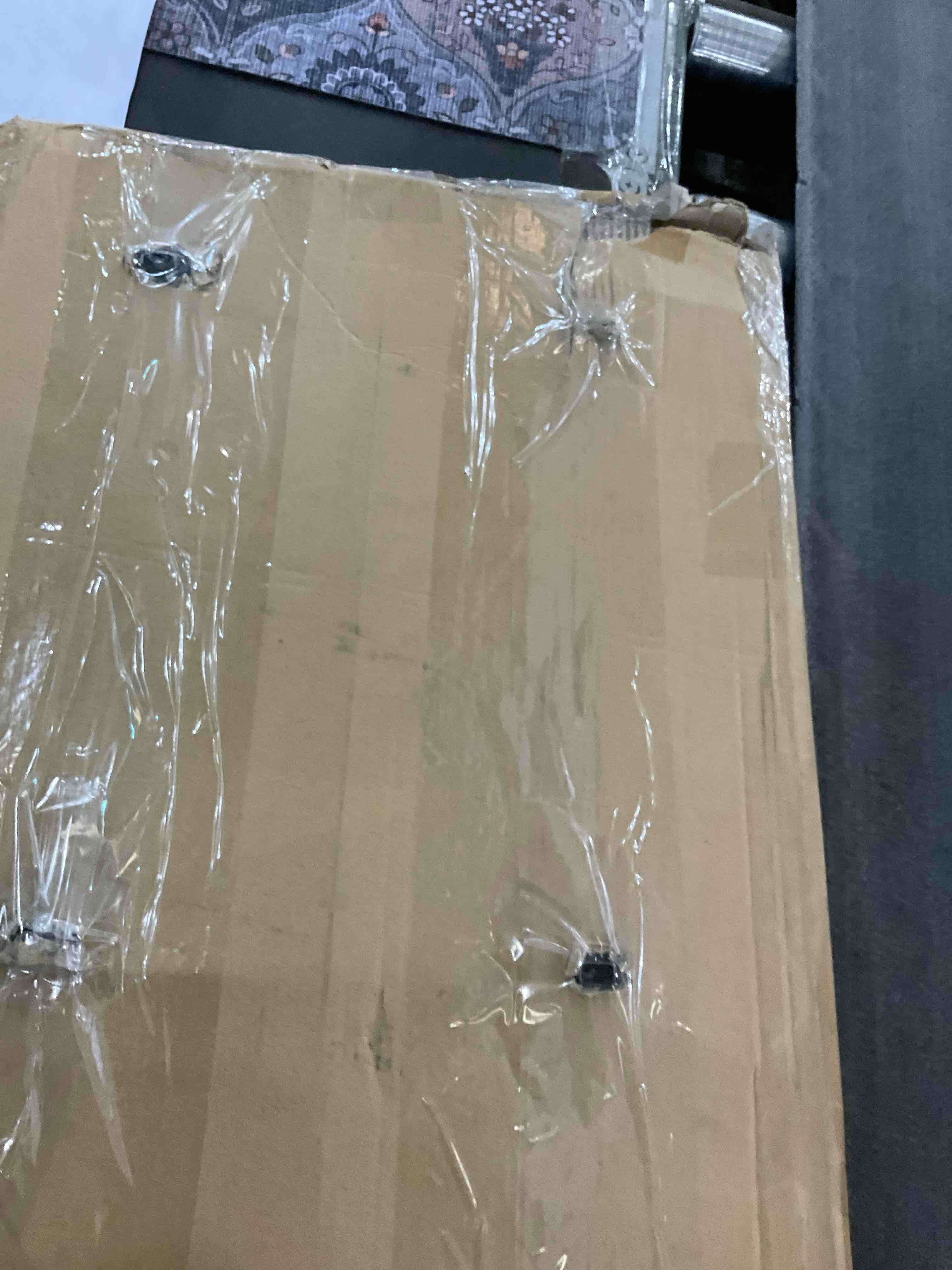https://s3.amazonaws.com/lotting-images-prod/BargainHunt/EXS01527235_1717601108871.jpeg