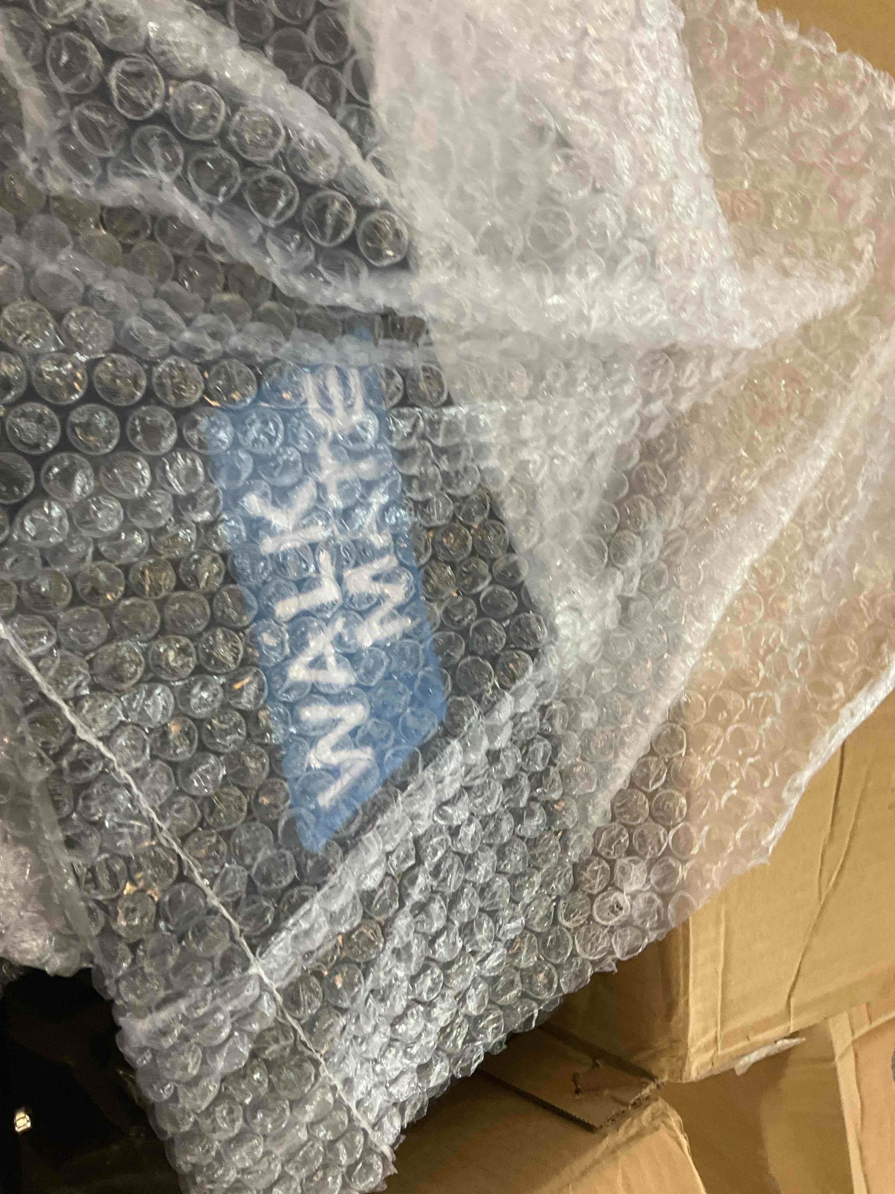 https://s3.amazonaws.com/lotting-images-prod/BargainHunt/EXS01527427_1717692035083.jpeg