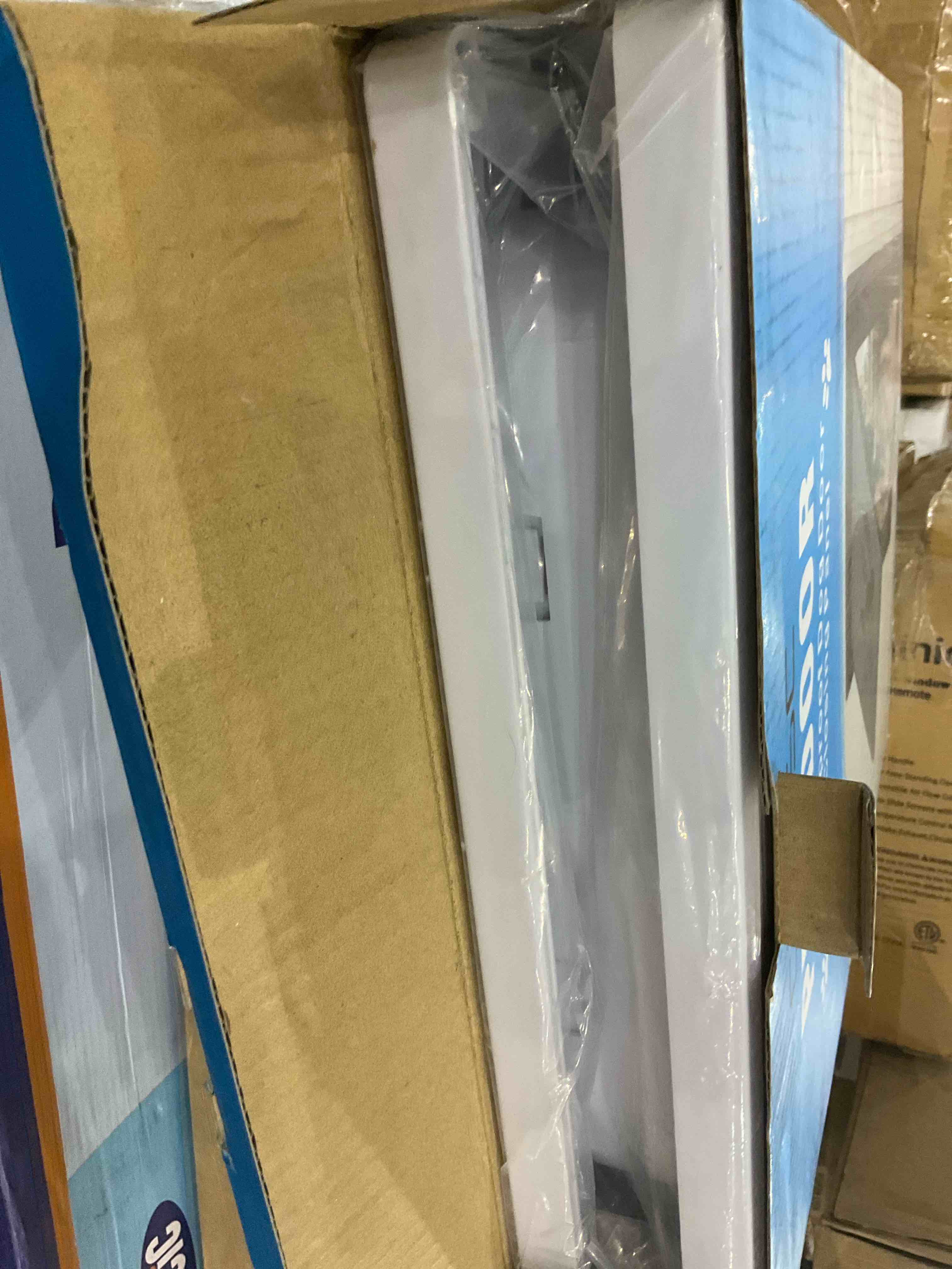 https://s3.amazonaws.com/lotting-images-prod/BargainHunt/EXS01527509_1715945951484.jpeg