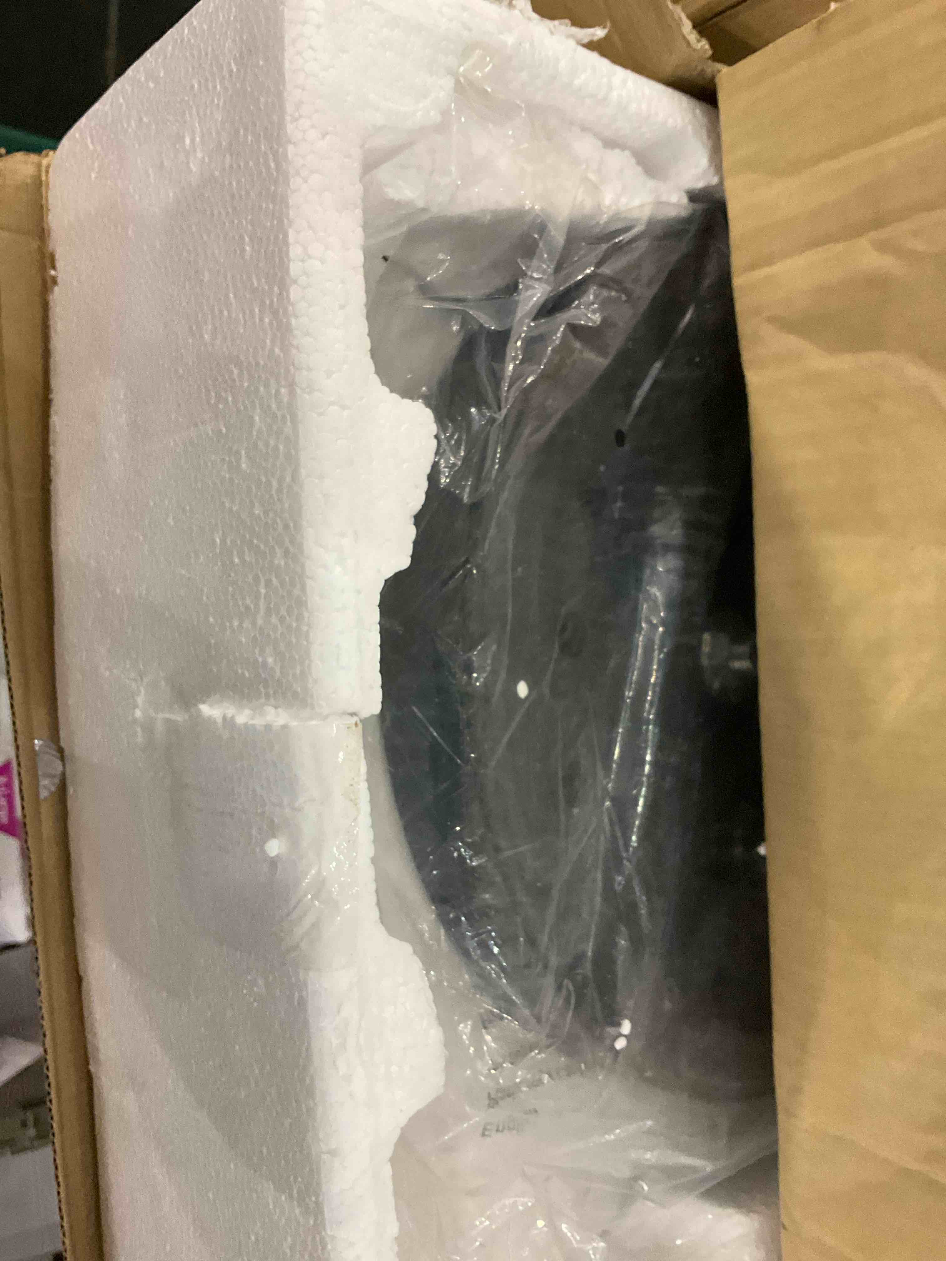 https://s3.amazonaws.com/lotting-images-prod/BargainHunt/EXS01527531_1715949372719.jpeg