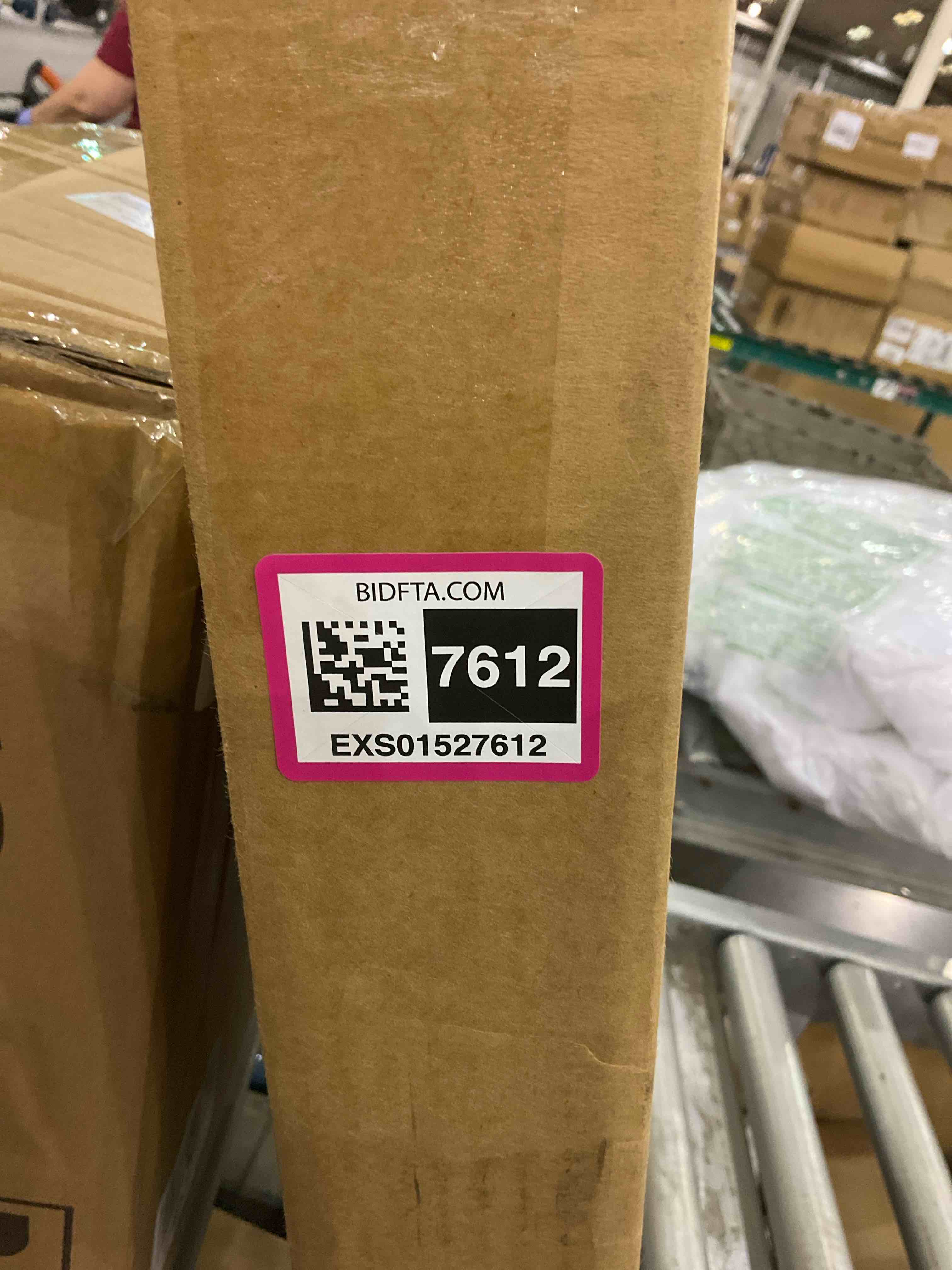 https://s3.amazonaws.com/lotting-images-prod/BargainHunt/EXS01527612_1715970846378.jpeg