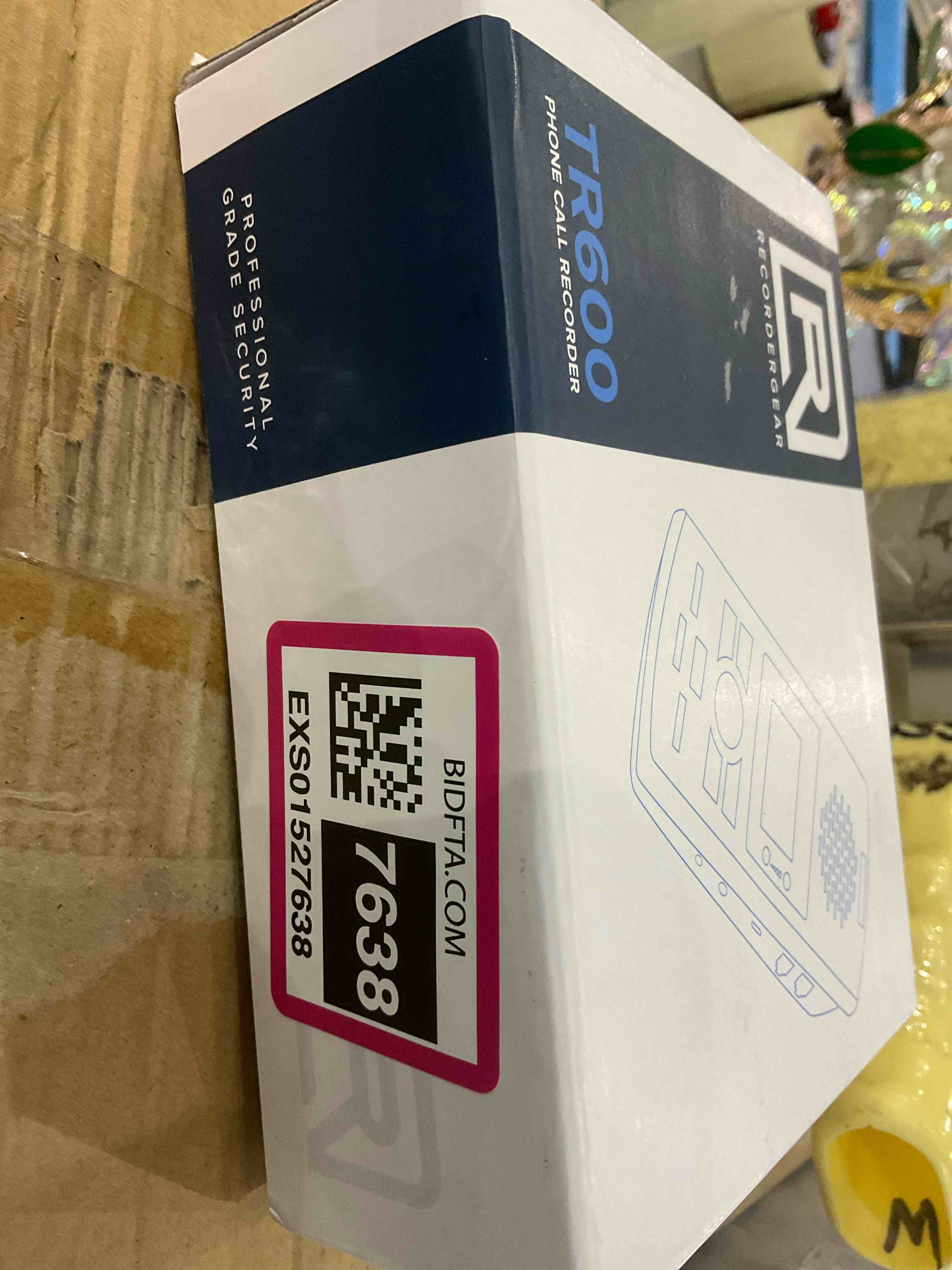 https://s3.amazonaws.com/lotting-images-prod/BargainHunt/EXS01527638_1716206628285.jpeg