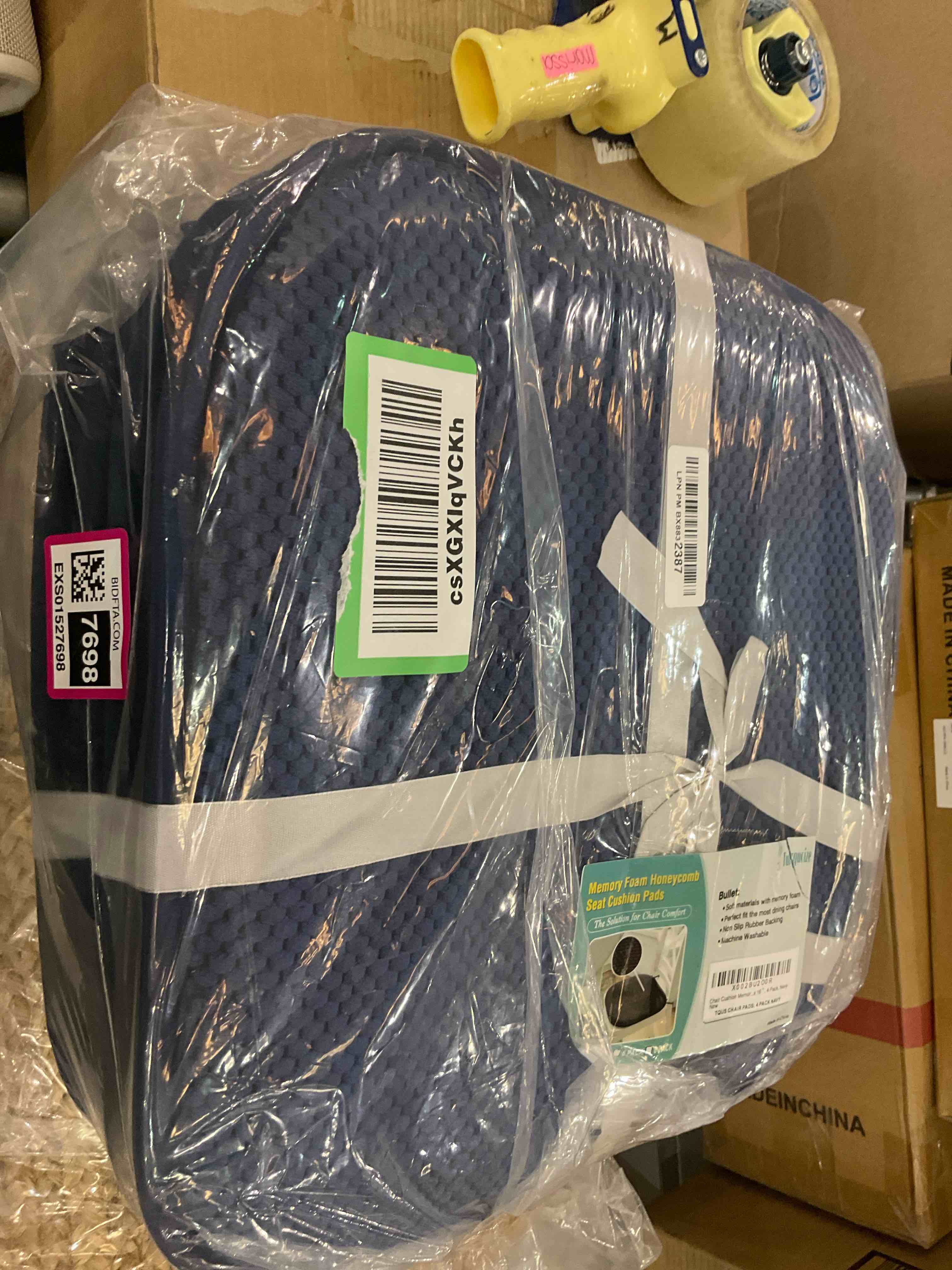https://s3.amazonaws.com/lotting-images-prod/BargainHunt/EXS01527698_1716216589970.jpeg