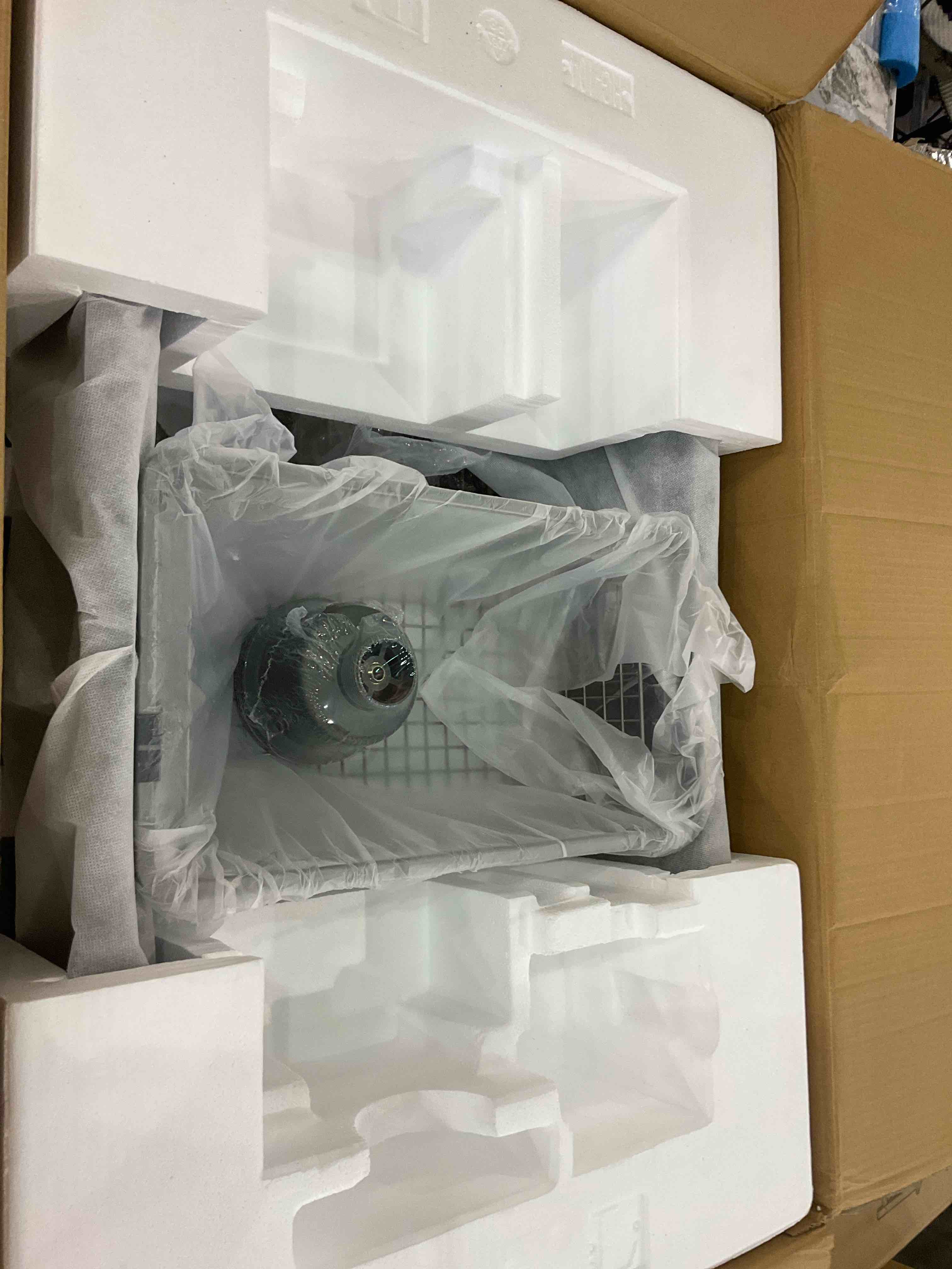 https://s3.amazonaws.com/lotting-images-prod/BargainHunt/EXS01527757_1716378068742.jpeg