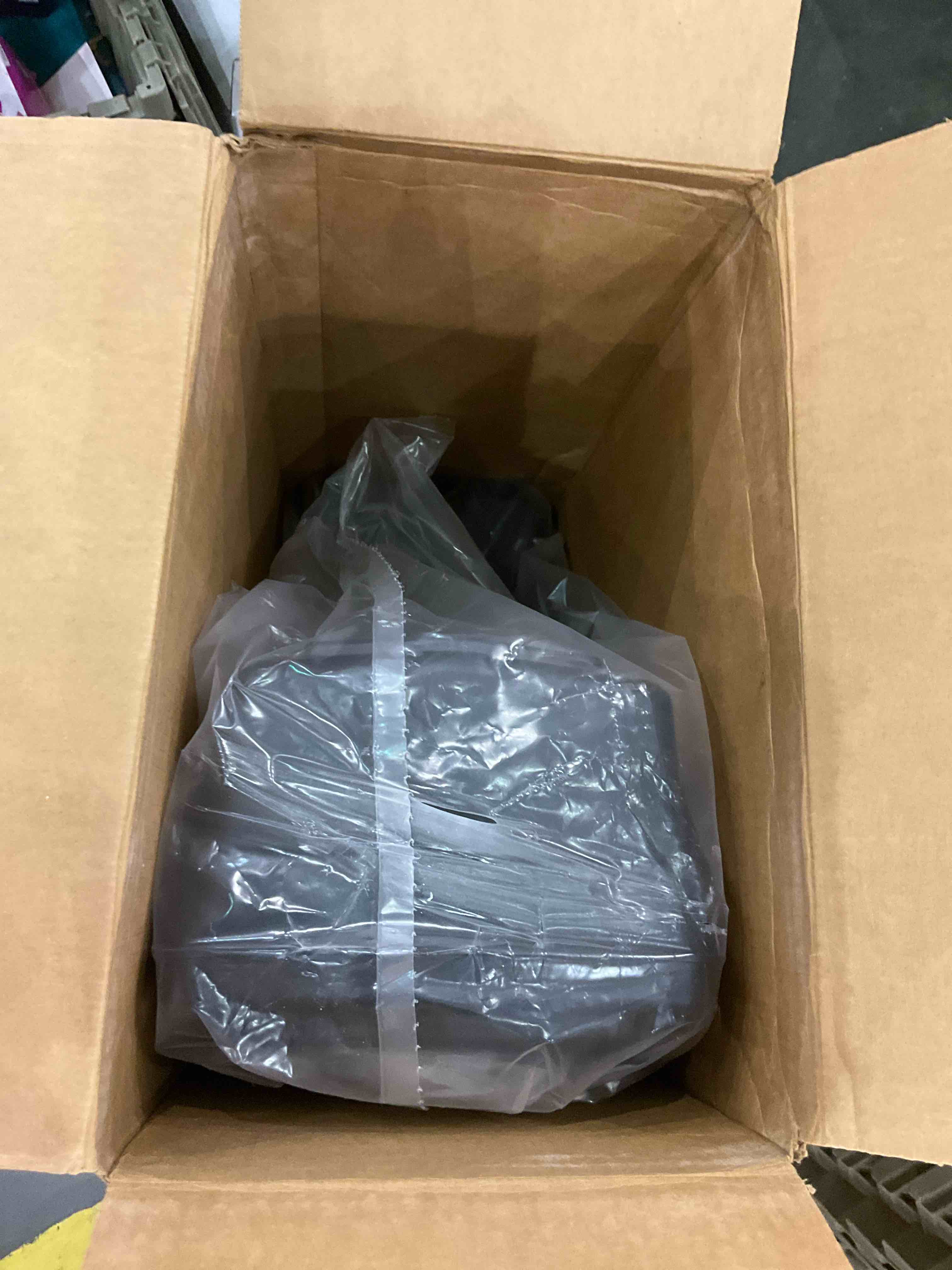 https://s3.amazonaws.com/lotting-images-prod/BargainHunt/EXS01527762_1716379258526.jpeg