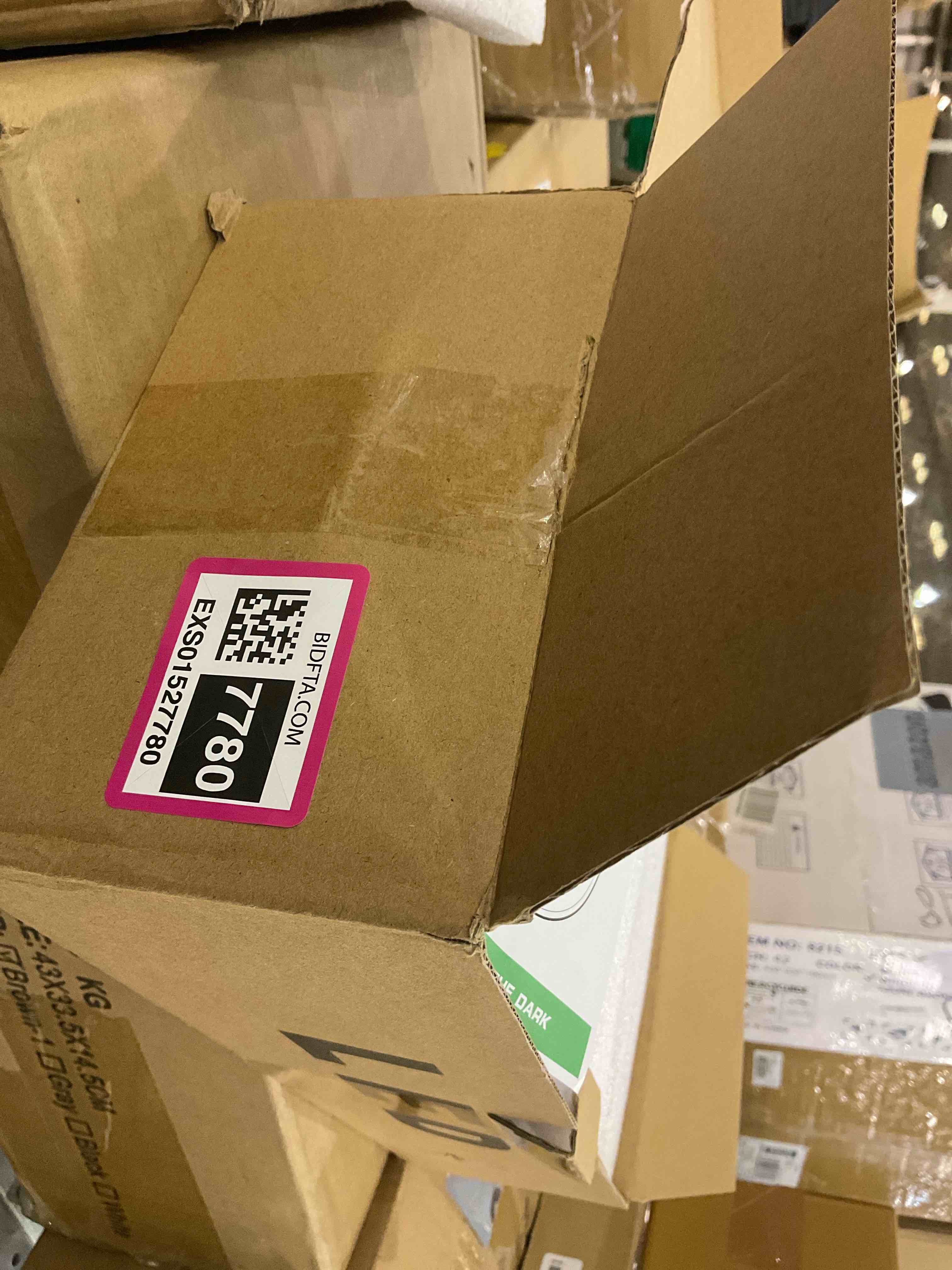 https://s3.amazonaws.com/lotting-images-prod/BargainHunt/EXS01527780_1716385613299.jpeg