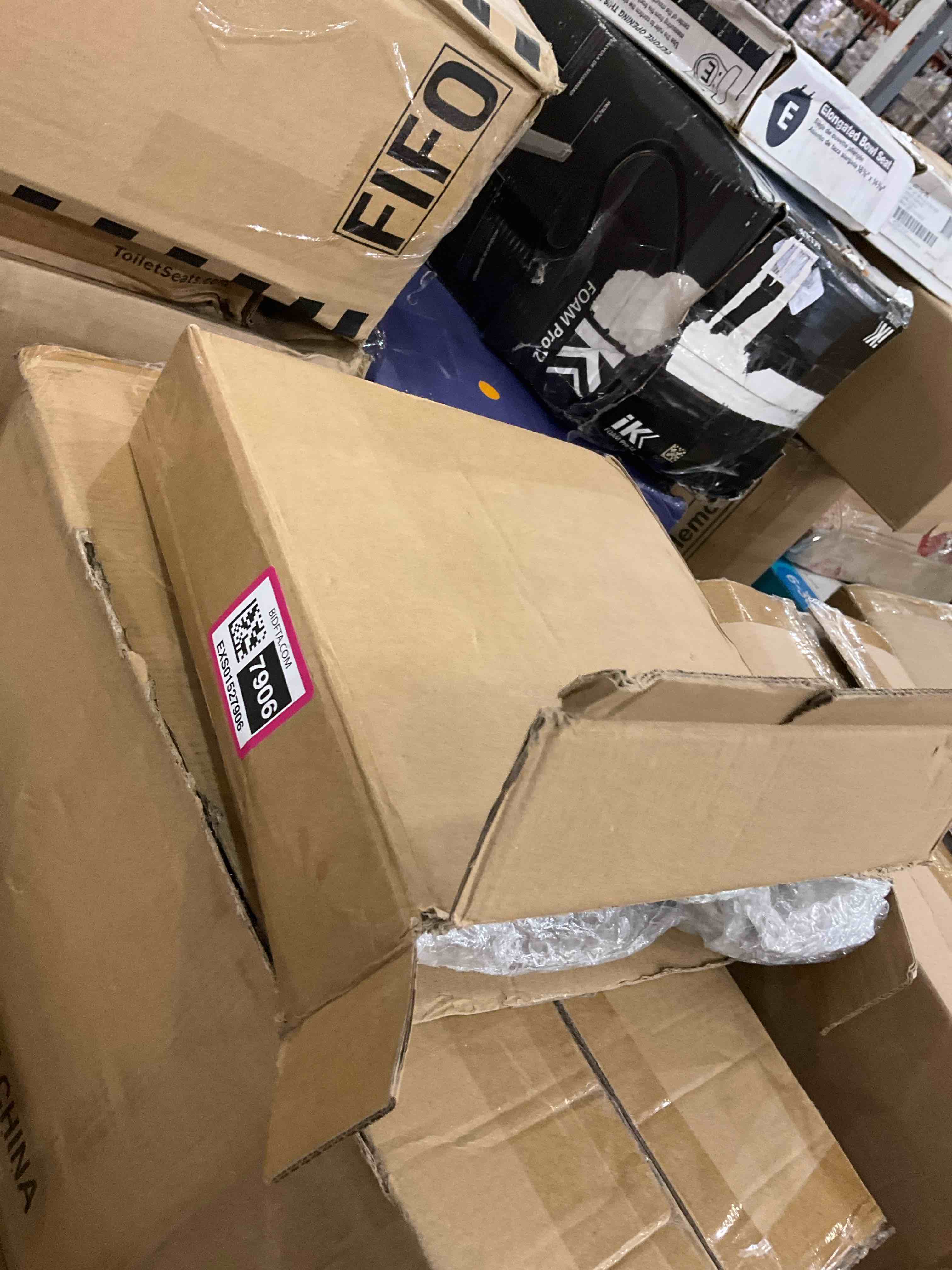 https://s3.amazonaws.com/lotting-images-prod/BargainHunt/EXS01527906_1716490471849.jpeg
