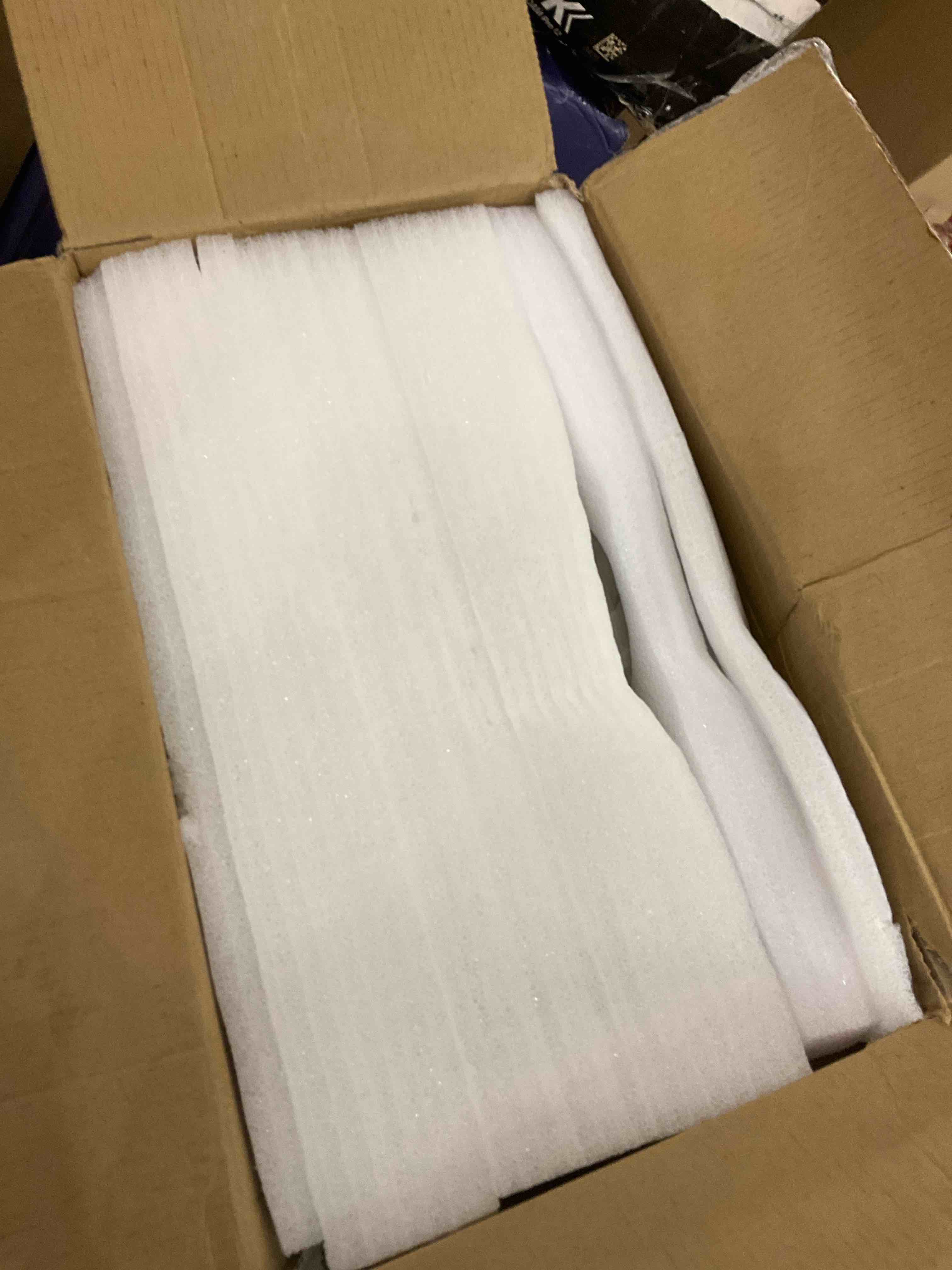 https://s3.amazonaws.com/lotting-images-prod/BargainHunt/EXS01527908_1716490730340.jpeg