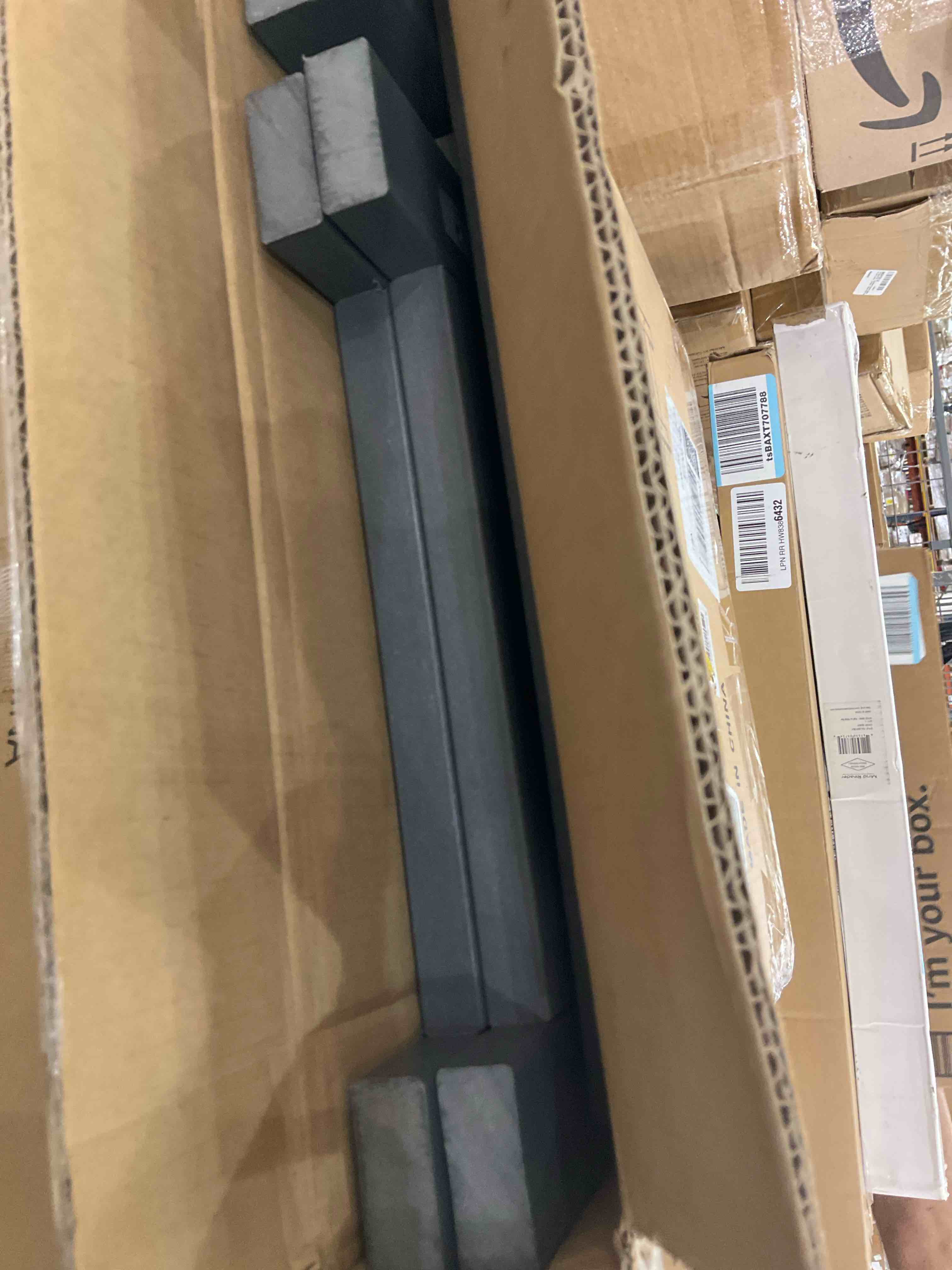 https://s3.amazonaws.com/lotting-images-prod/BargainHunt/EXS01527966_1716991952962.jpeg