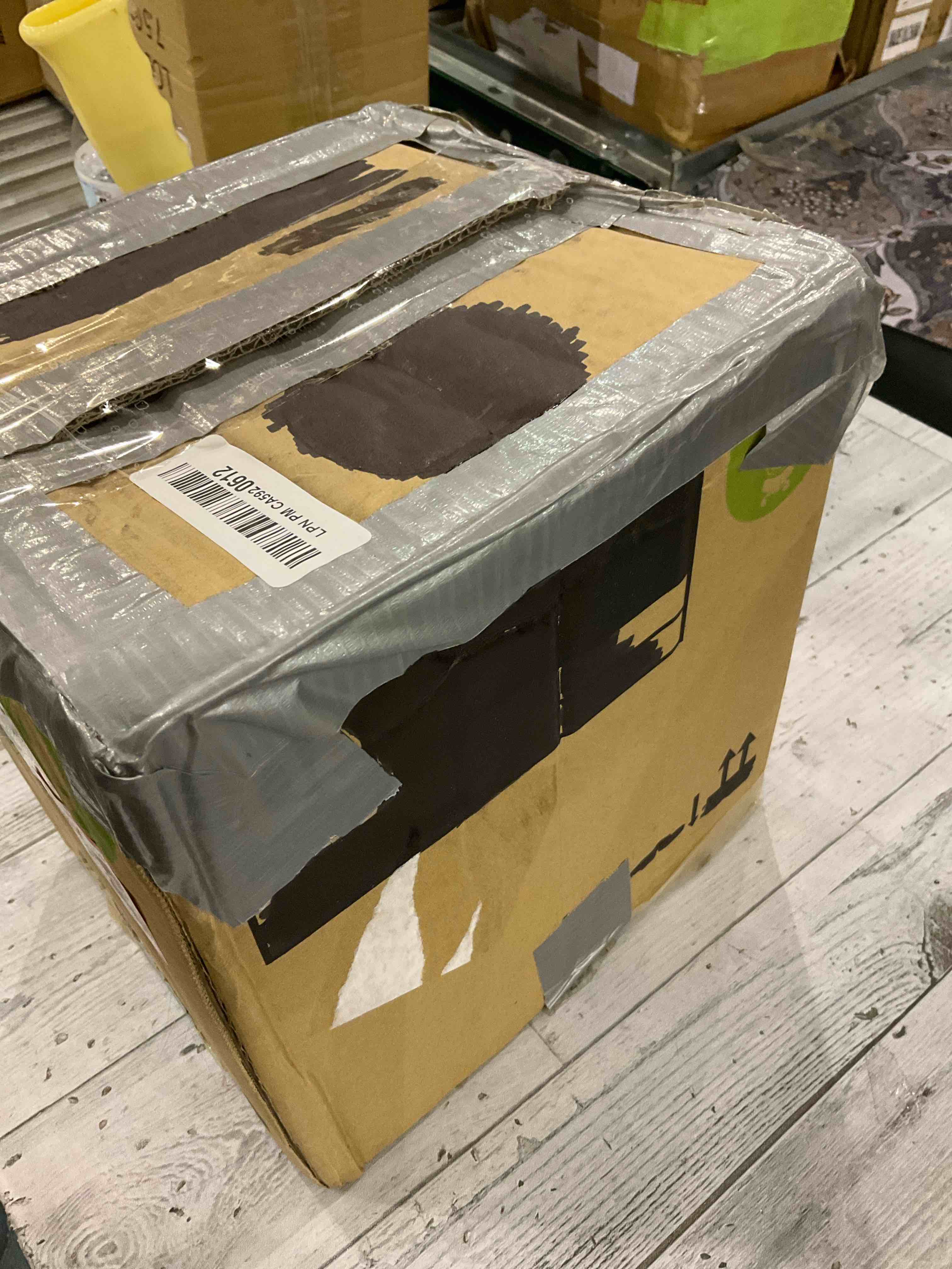 https://s3.amazonaws.com/lotting-images-prod/BargainHunt/EXS01528159_1714997445024.jpeg