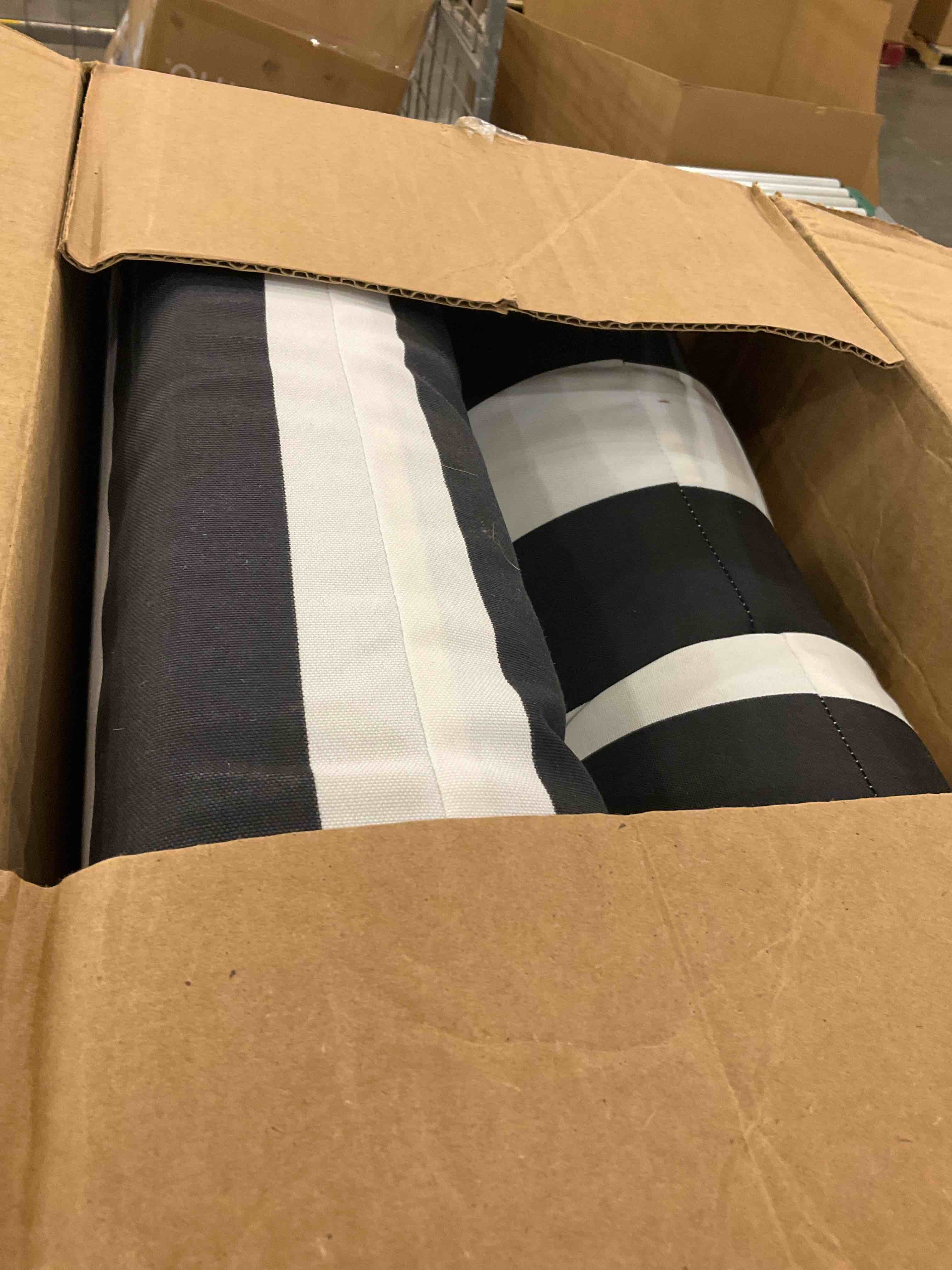 https://s3.amazonaws.com/lotting-images-prod/BargainHunt/EXS01528186_1715005033273.jpeg