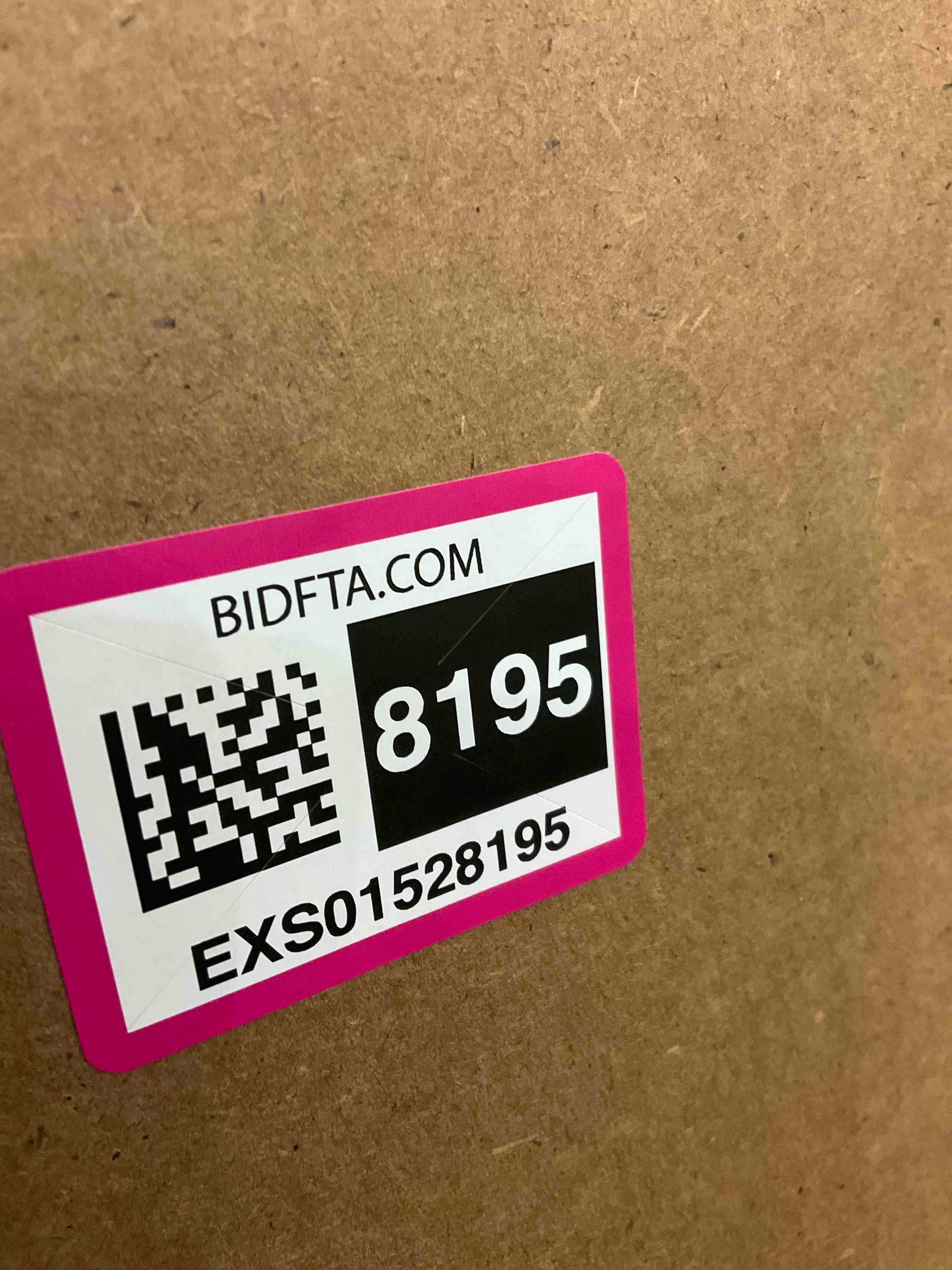 https://s3.amazonaws.com/lotting-images-prod/BargainHunt/EXS01528195_1715007637829.jpeg
