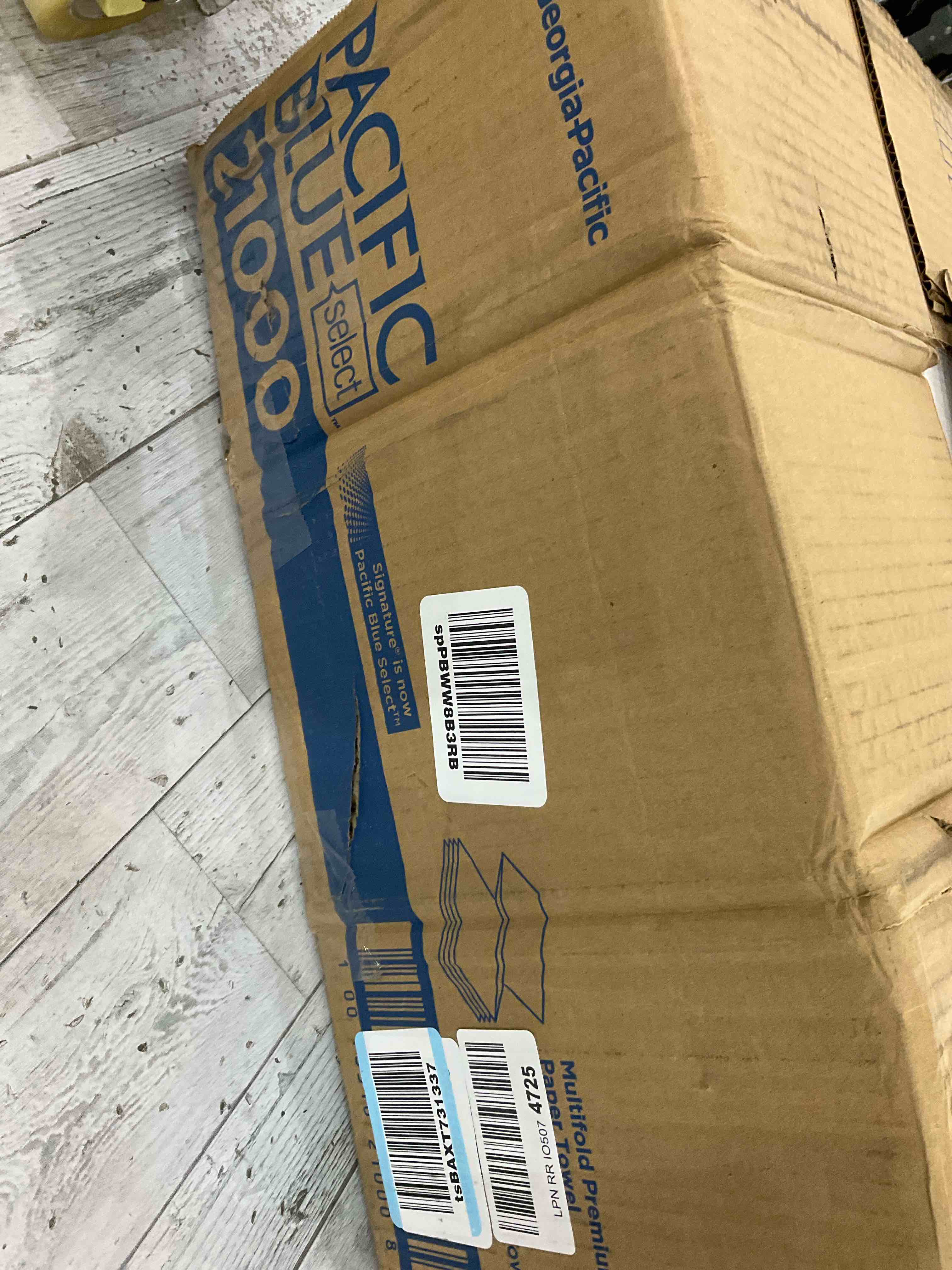 https://s3.amazonaws.com/lotting-images-prod/BargainHunt/EXS01528328_1715093628685.jpeg