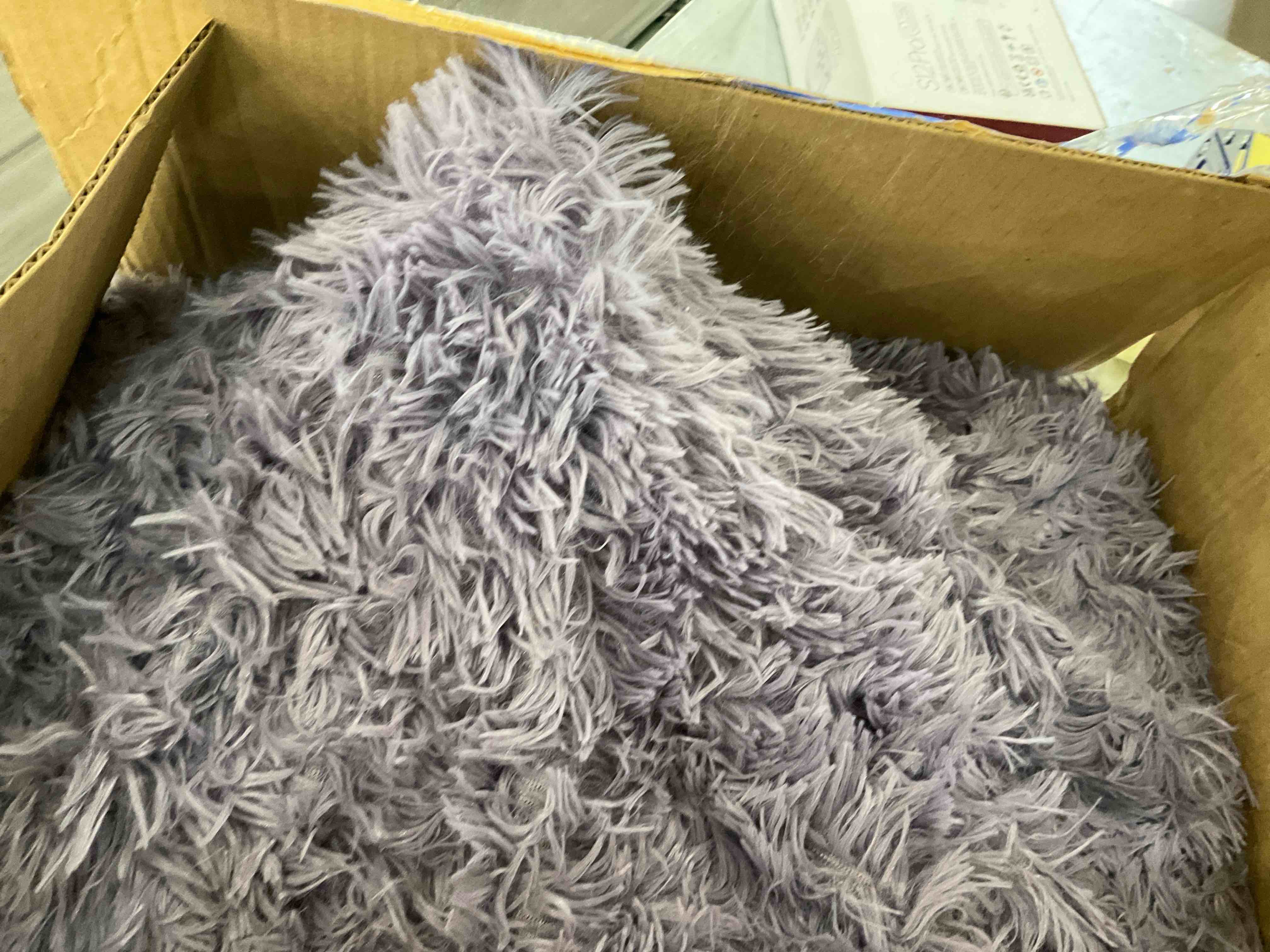 https://s3.amazonaws.com/lotting-images-prod/BargainHunt/EXS01528591_1714406050620.jpeg