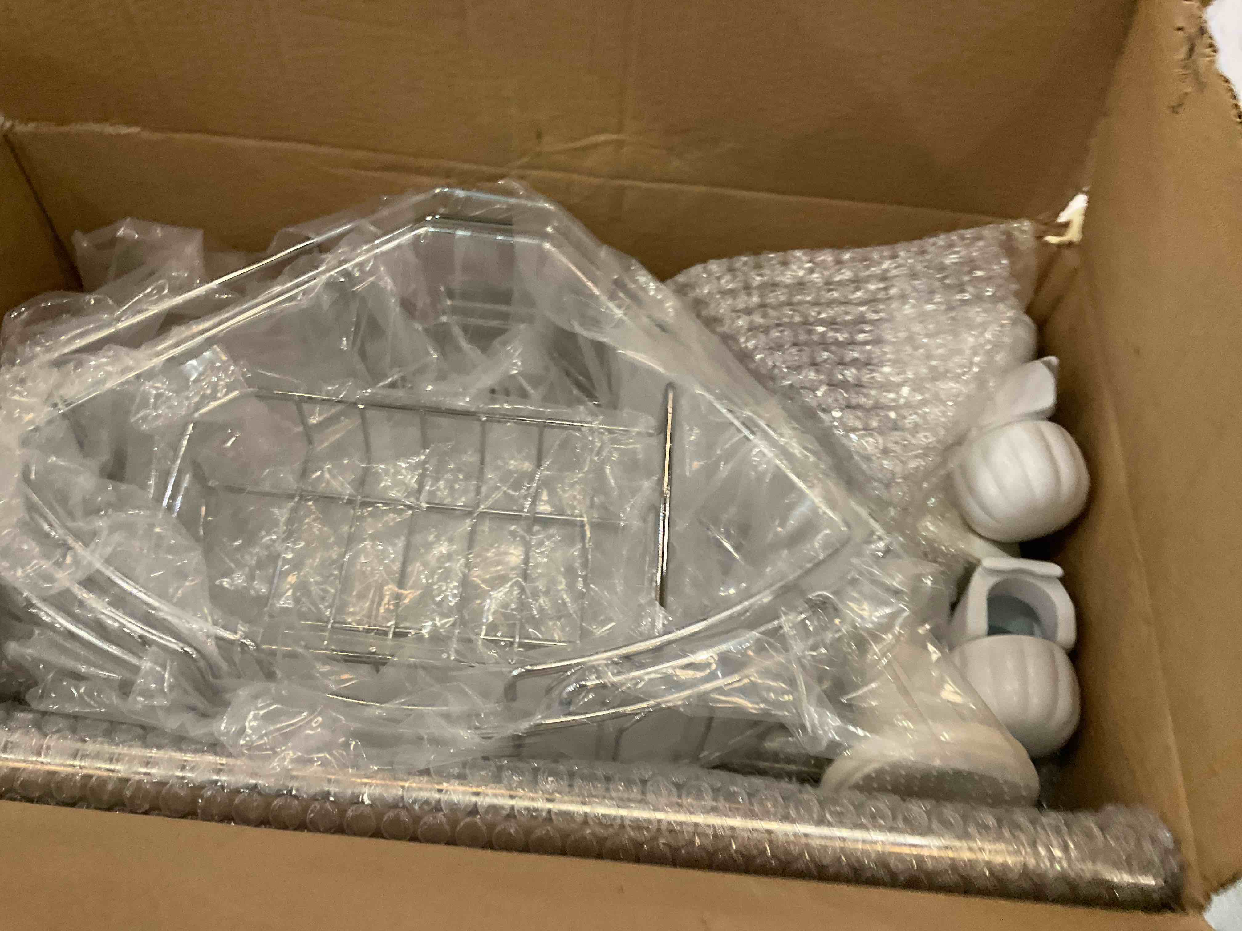 https://s3.amazonaws.com/lotting-images-prod/BargainHunt/EXS01528641_1714416478252.jpeg