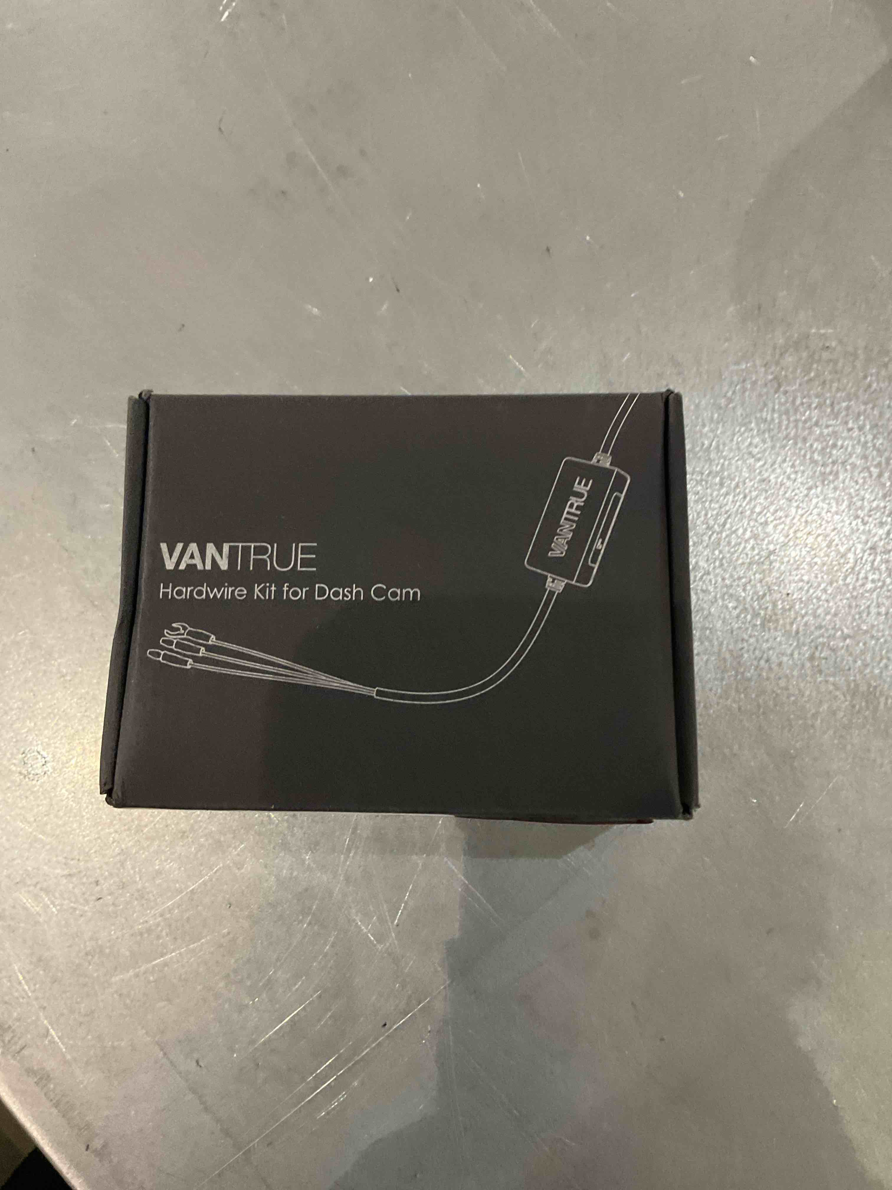 https://s3.amazonaws.com/lotting-images-prod/BargainHunt/EXS01528678_1714477991954.jpeg