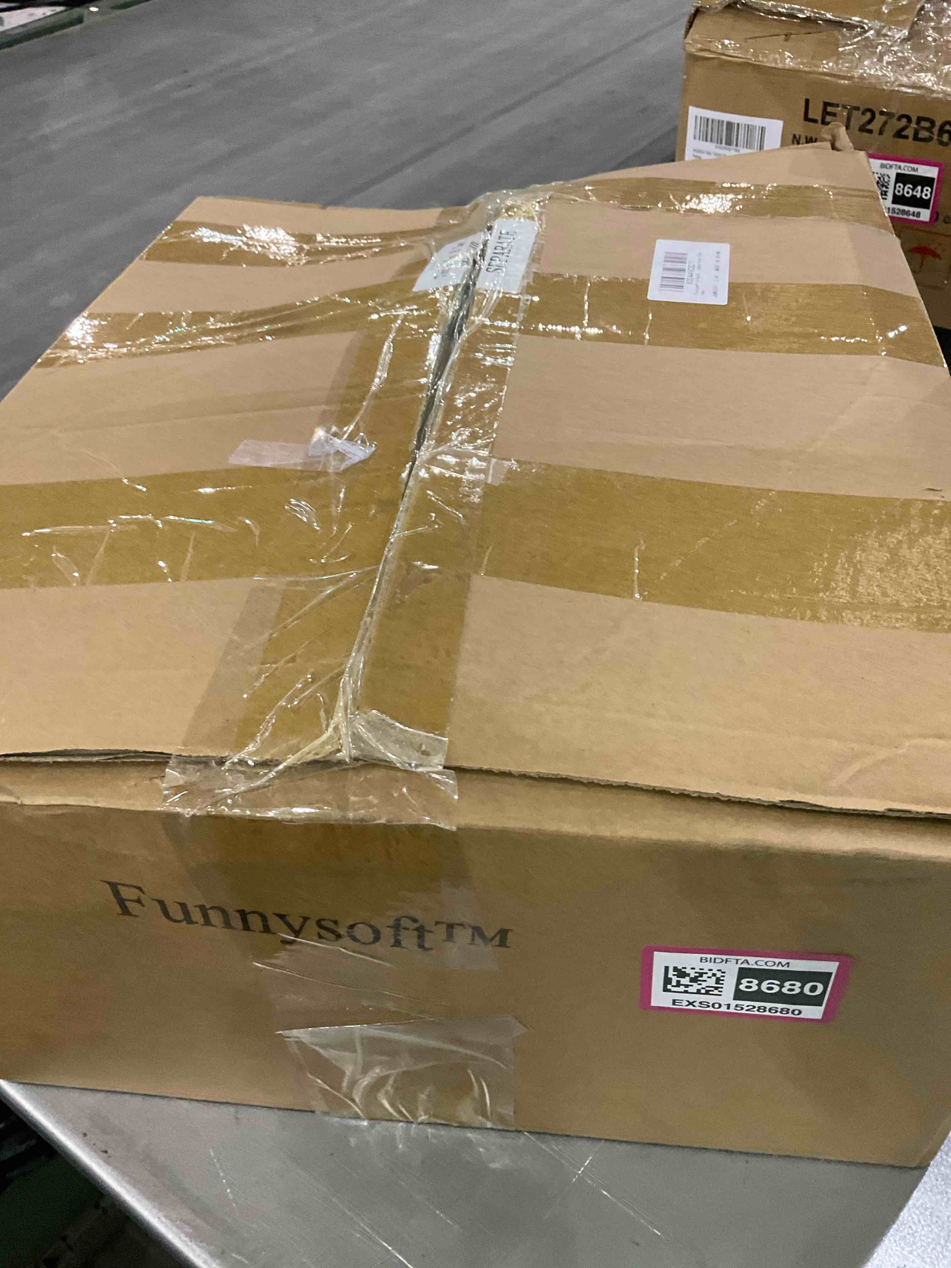 https://s3.amazonaws.com/lotting-images-prod/BargainHunt/EXS01528680_1714478136836.jpeg