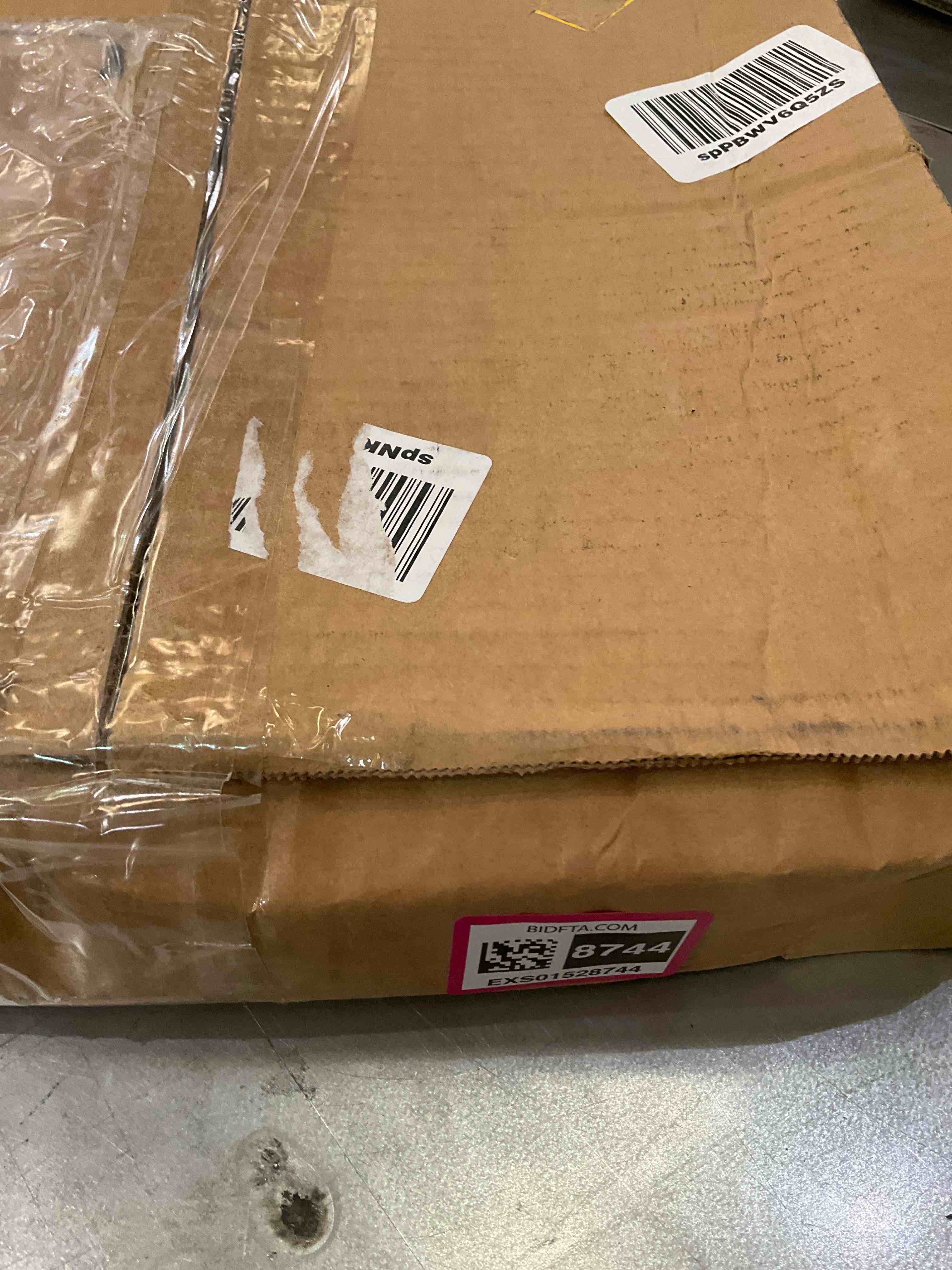 https://s3.amazonaws.com/lotting-images-prod/BargainHunt/EXS01528744_1714488160312.jpeg