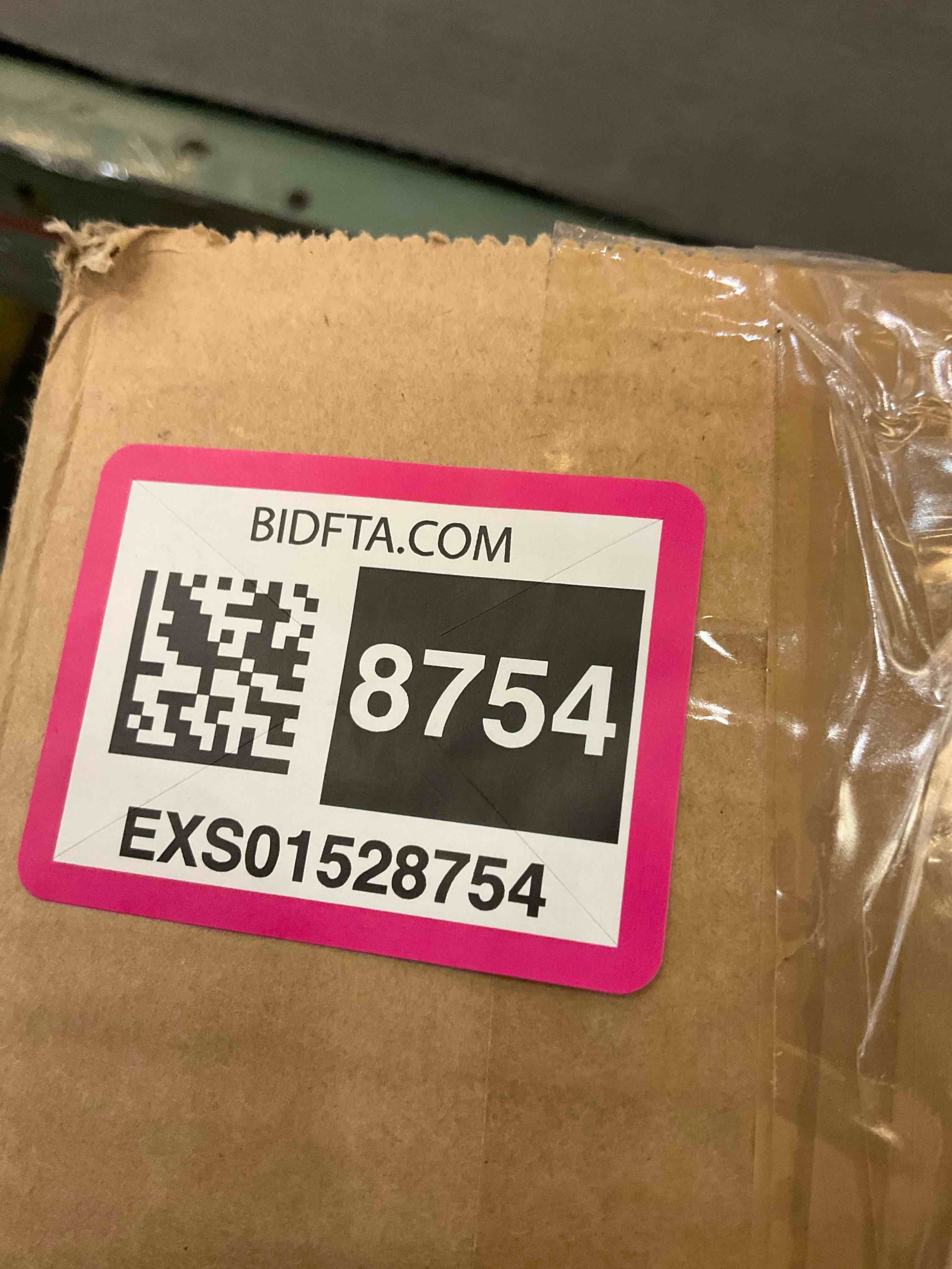 https://s3.amazonaws.com/lotting-images-prod/BargainHunt/EXS01528754_1716923661253.jpeg