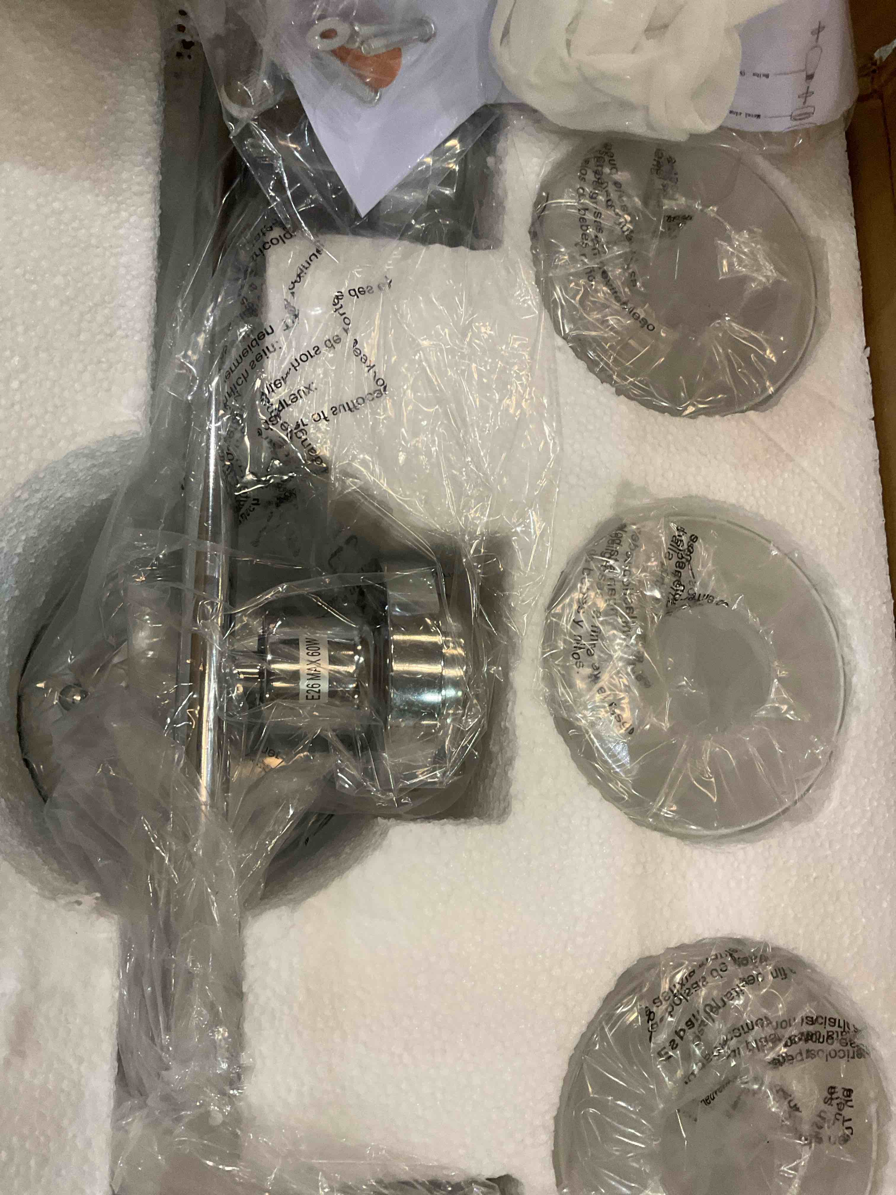 https://s3.amazonaws.com/lotting-images-prod/BargainHunt/EXS01528882_1717081521535.jpeg