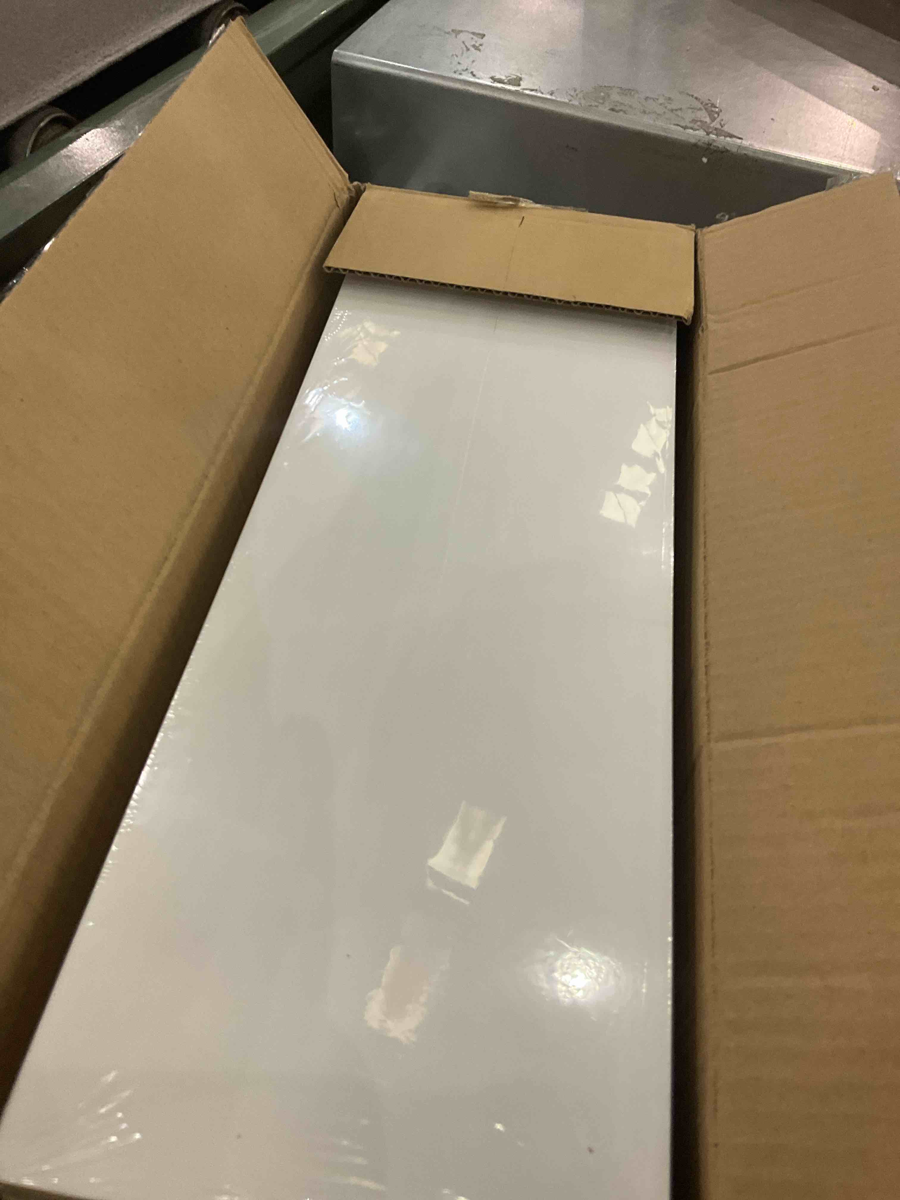 https://s3.amazonaws.com/lotting-images-prod/BargainHunt/EXS01529151_1715705116116.jpeg
