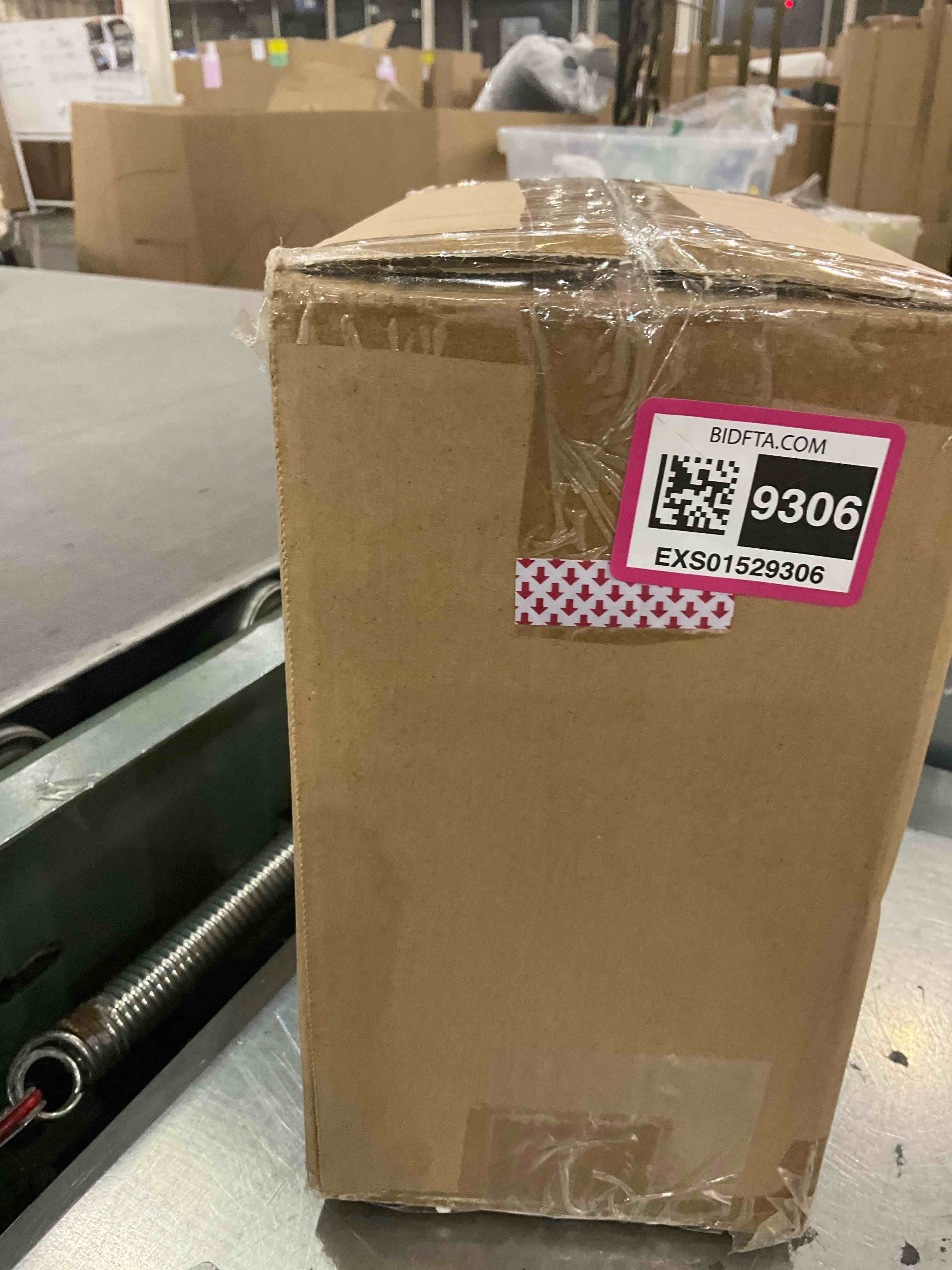 https://s3.amazonaws.com/lotting-images-prod/BargainHunt/EXS01529306_1715782849097.jpeg