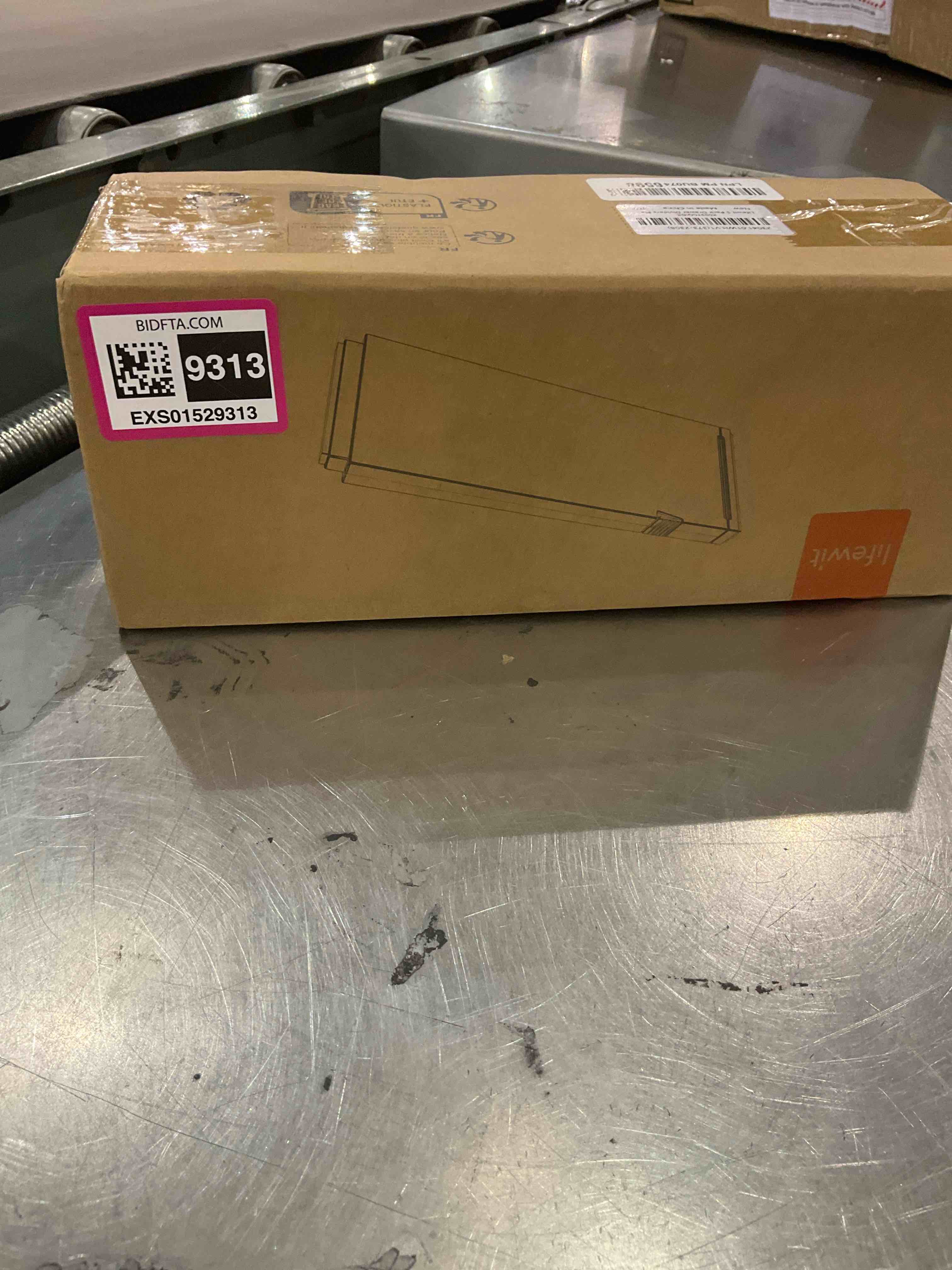 https://s3.amazonaws.com/lotting-images-prod/BargainHunt/EXS01529313_1715783595407.jpeg