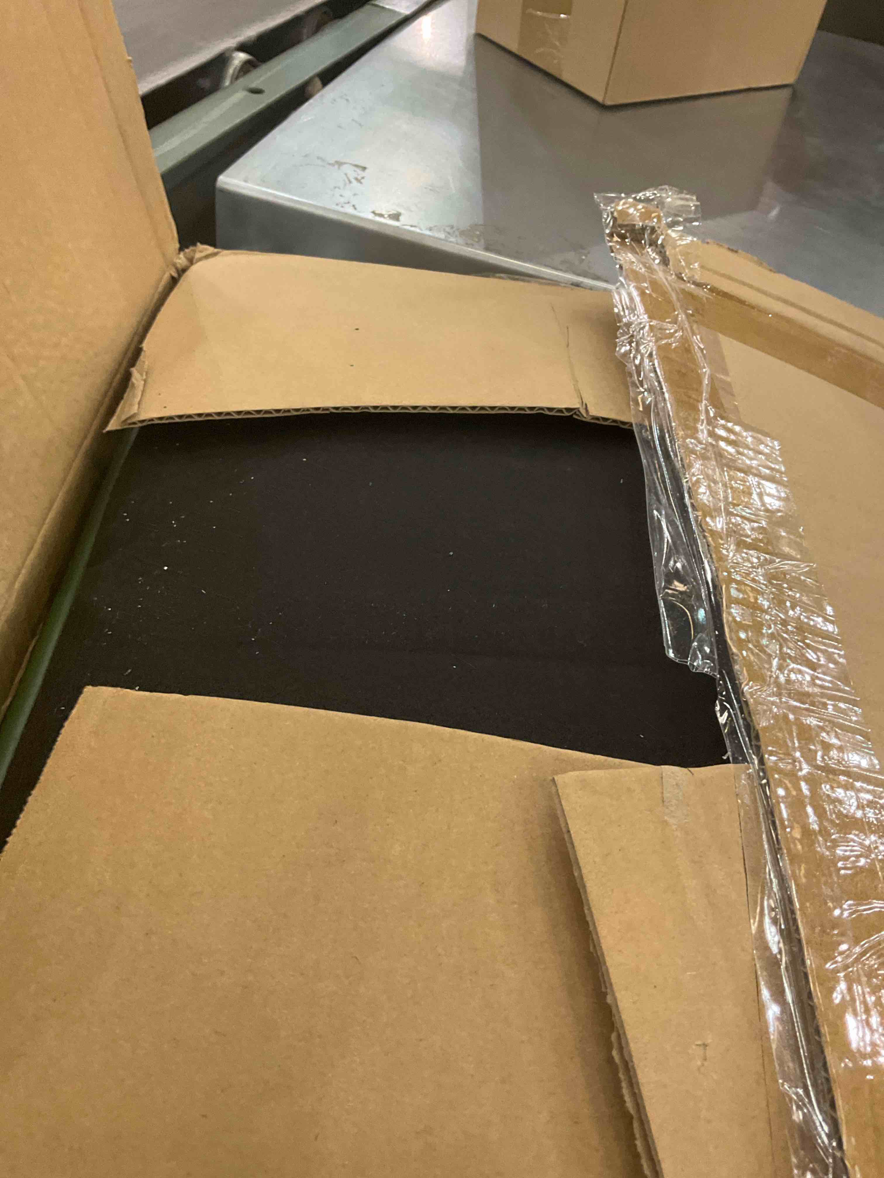 https://s3.amazonaws.com/lotting-images-prod/BargainHunt/EXS01529315_1715783734212.jpeg