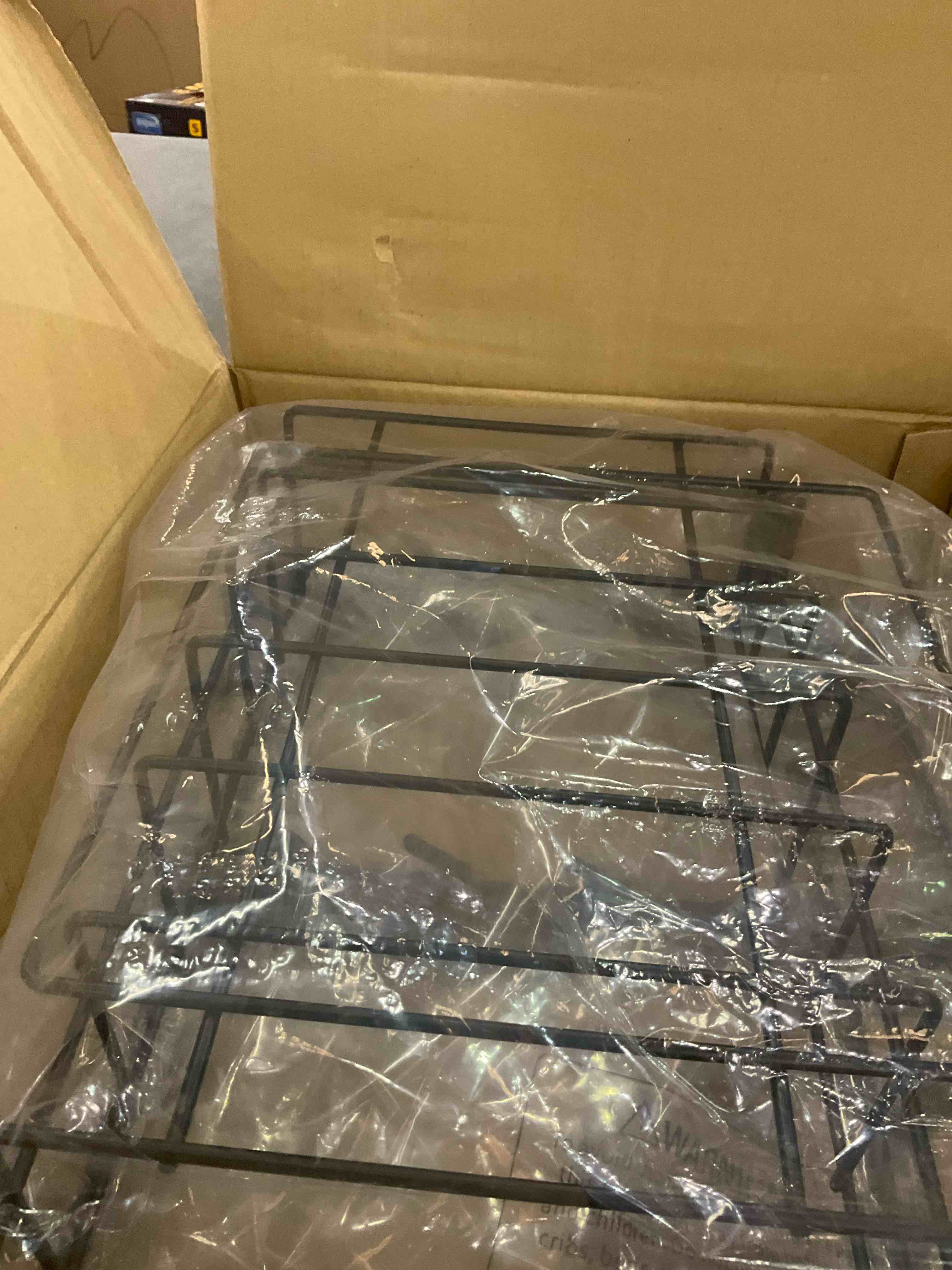 https://s3.amazonaws.com/lotting-images-prod/BargainHunt/EXS01529316_1715783806212.jpeg