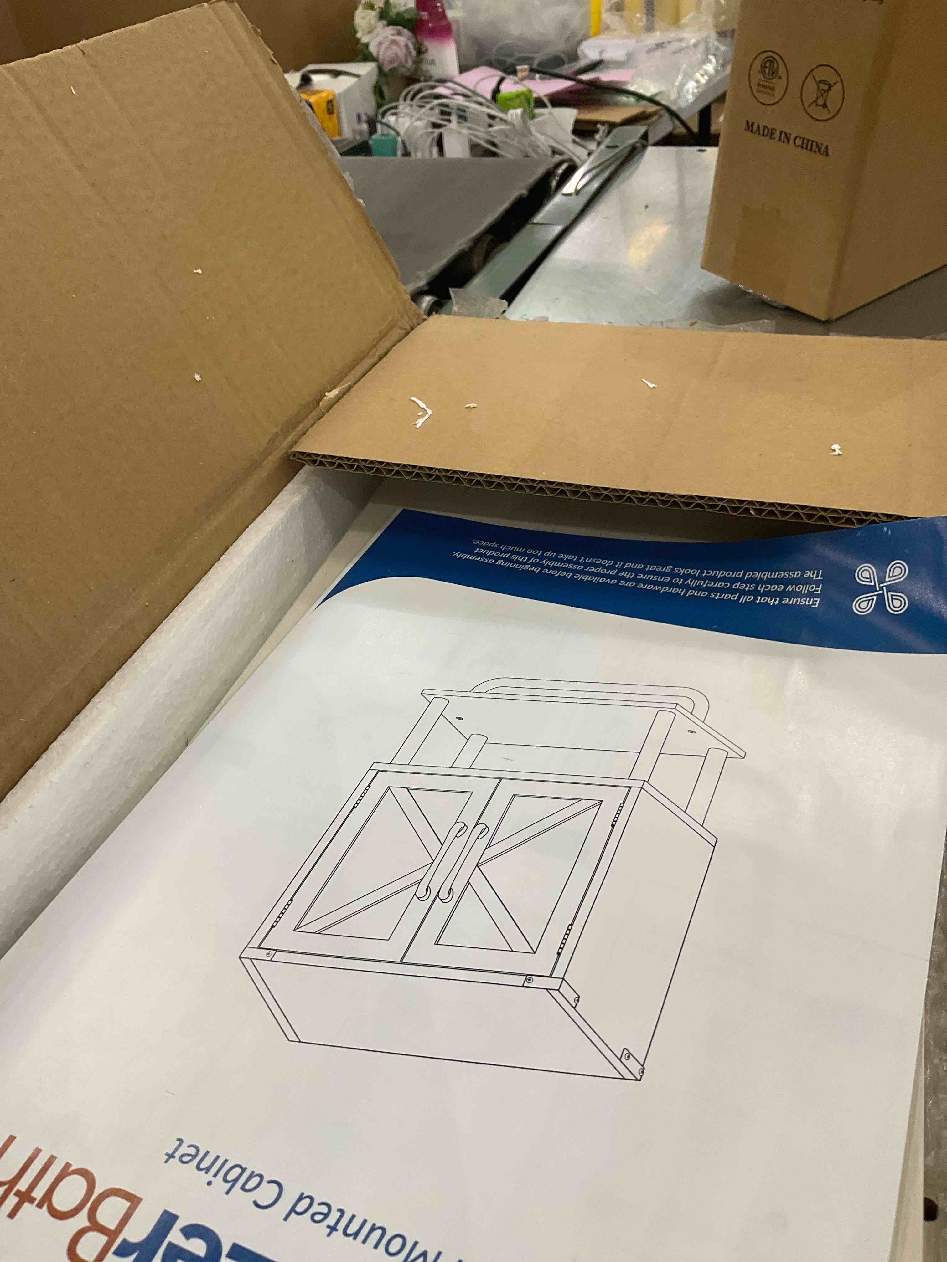 https://s3.amazonaws.com/lotting-images-prod/BargainHunt/EXS01529319_1715784071693.jpeg