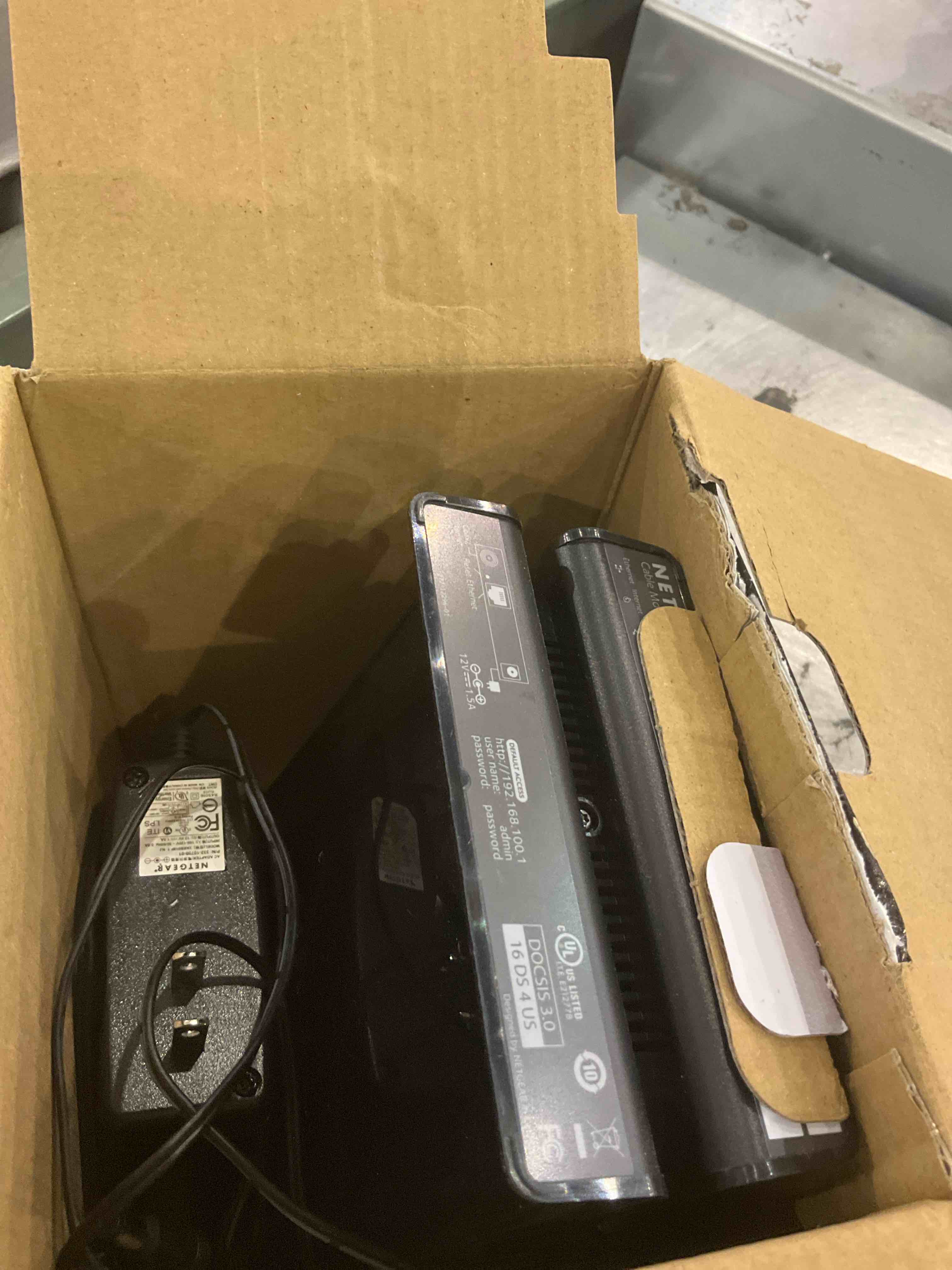 https://s3.amazonaws.com/lotting-images-prod/BargainHunt/EXS01529427_1715860150966.jpeg
