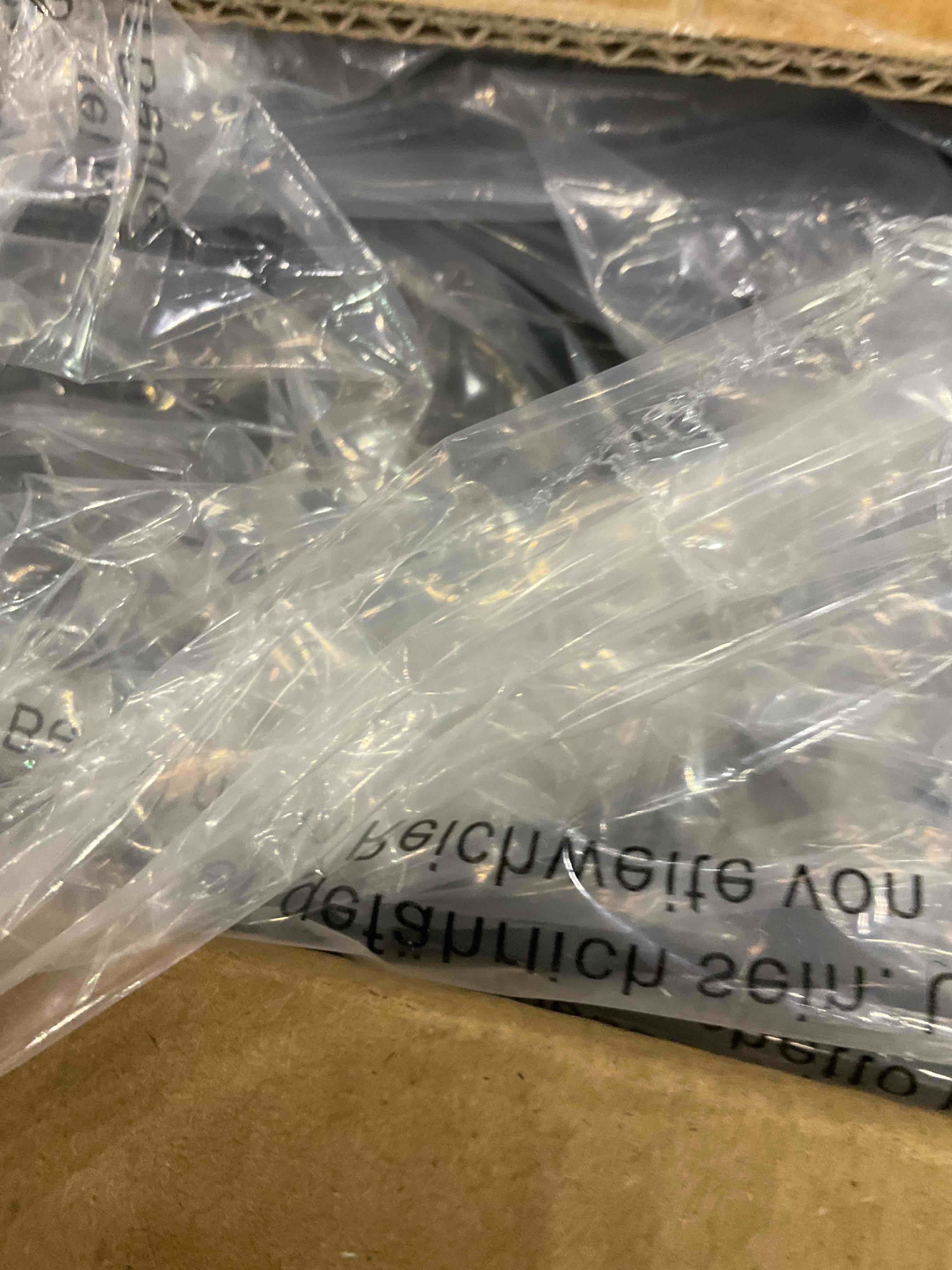 https://s3.amazonaws.com/lotting-images-prod/BargainHunt/EXS01529561_1715109119499.jpeg