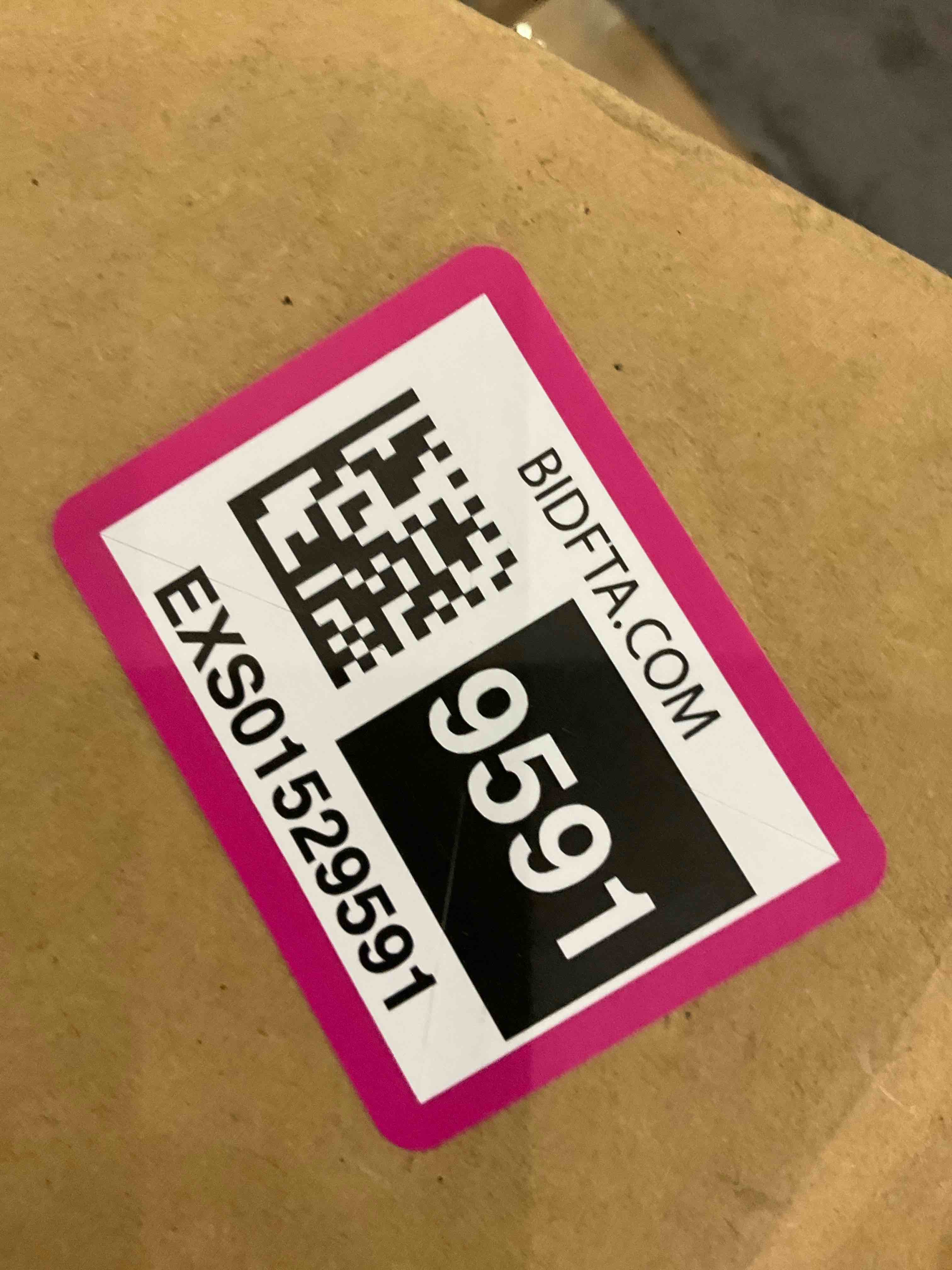 https://s3.amazonaws.com/lotting-images-prod/BargainHunt/EXS01529591_1715170674924.jpeg