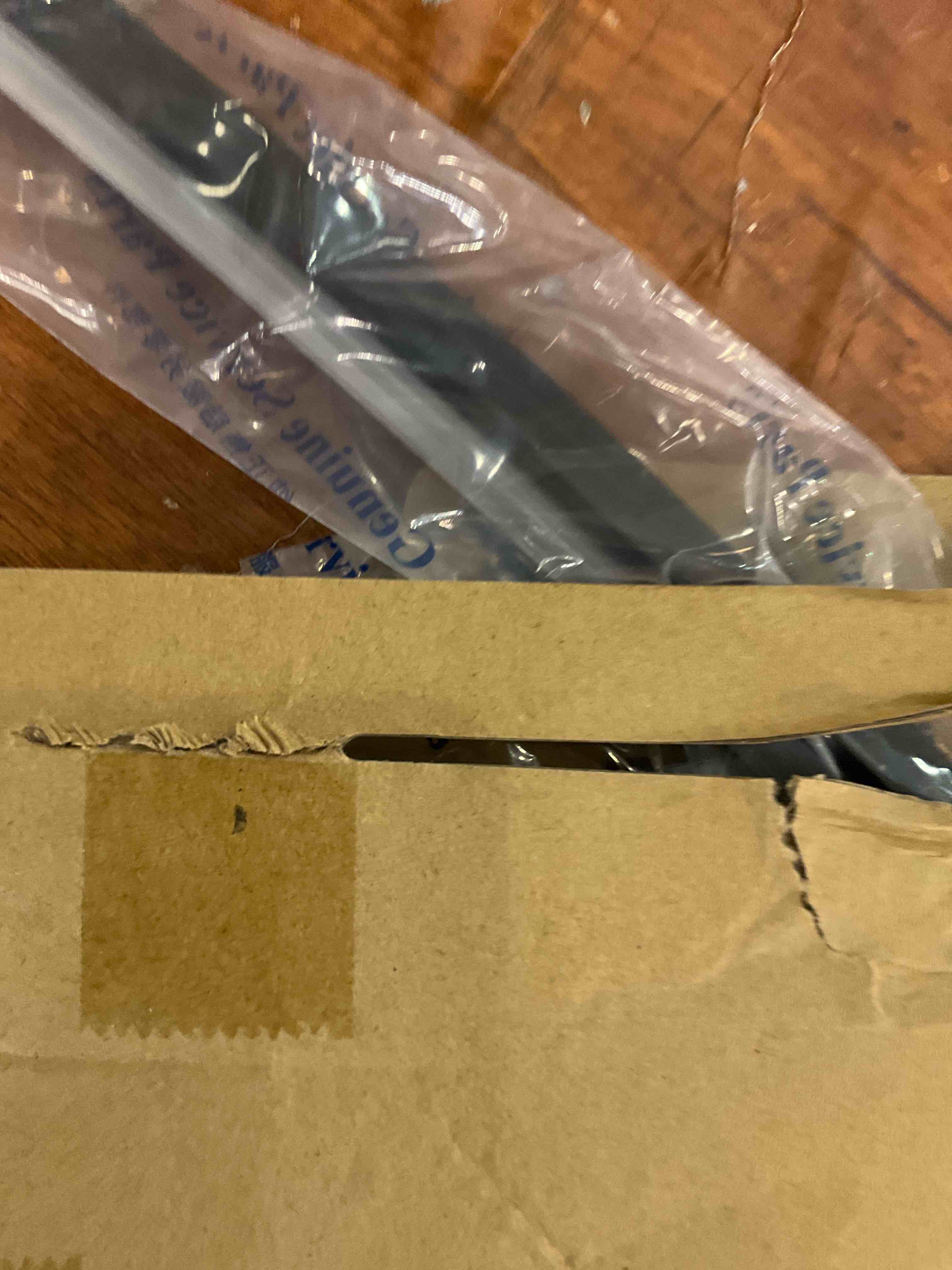 https://s3.amazonaws.com/lotting-images-prod/BargainHunt/EXS01529665_1715195452400.jpeg