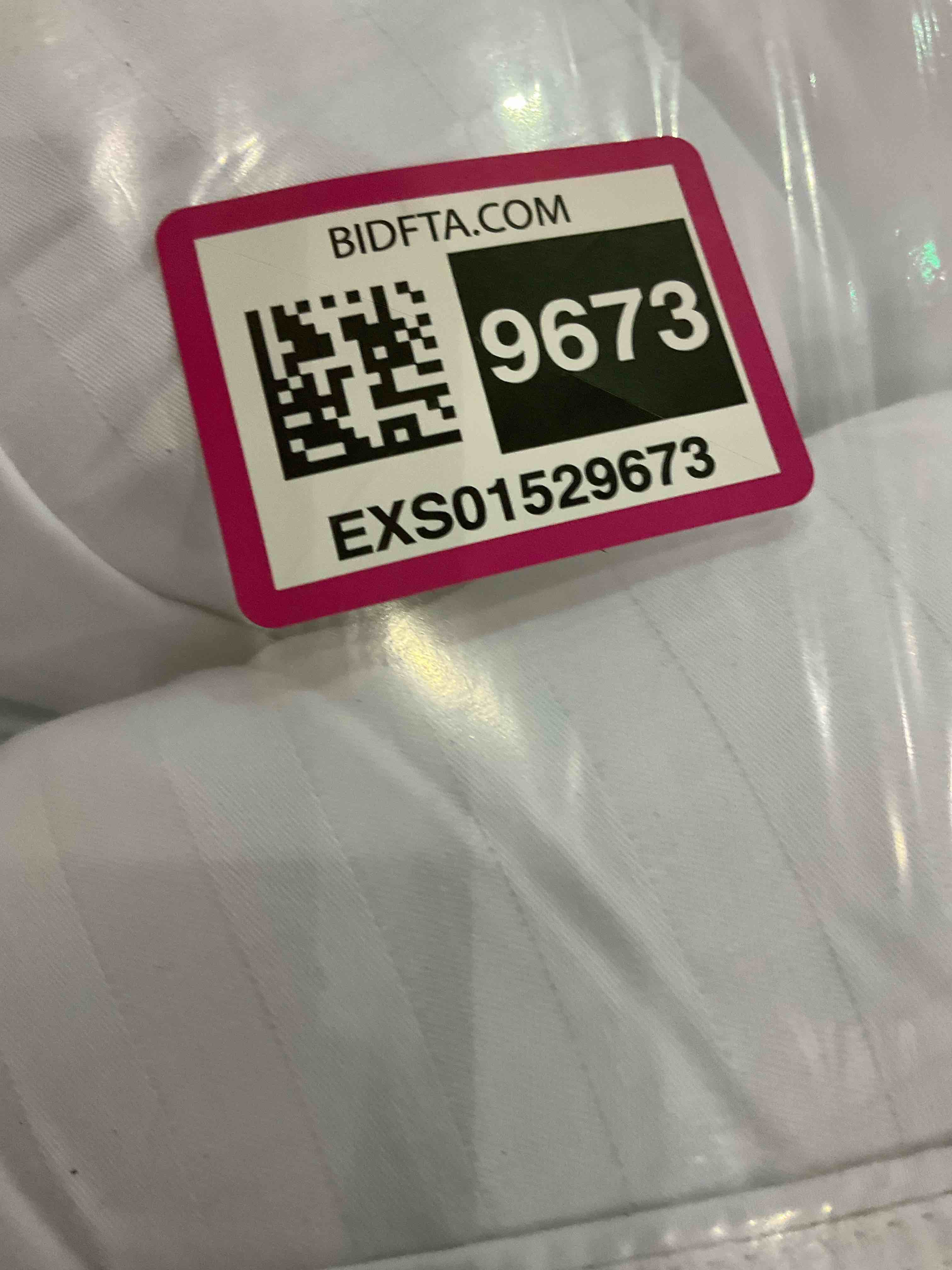 https://s3.amazonaws.com/lotting-images-prod/BargainHunt/EXS01529673_1715253826907.jpeg
