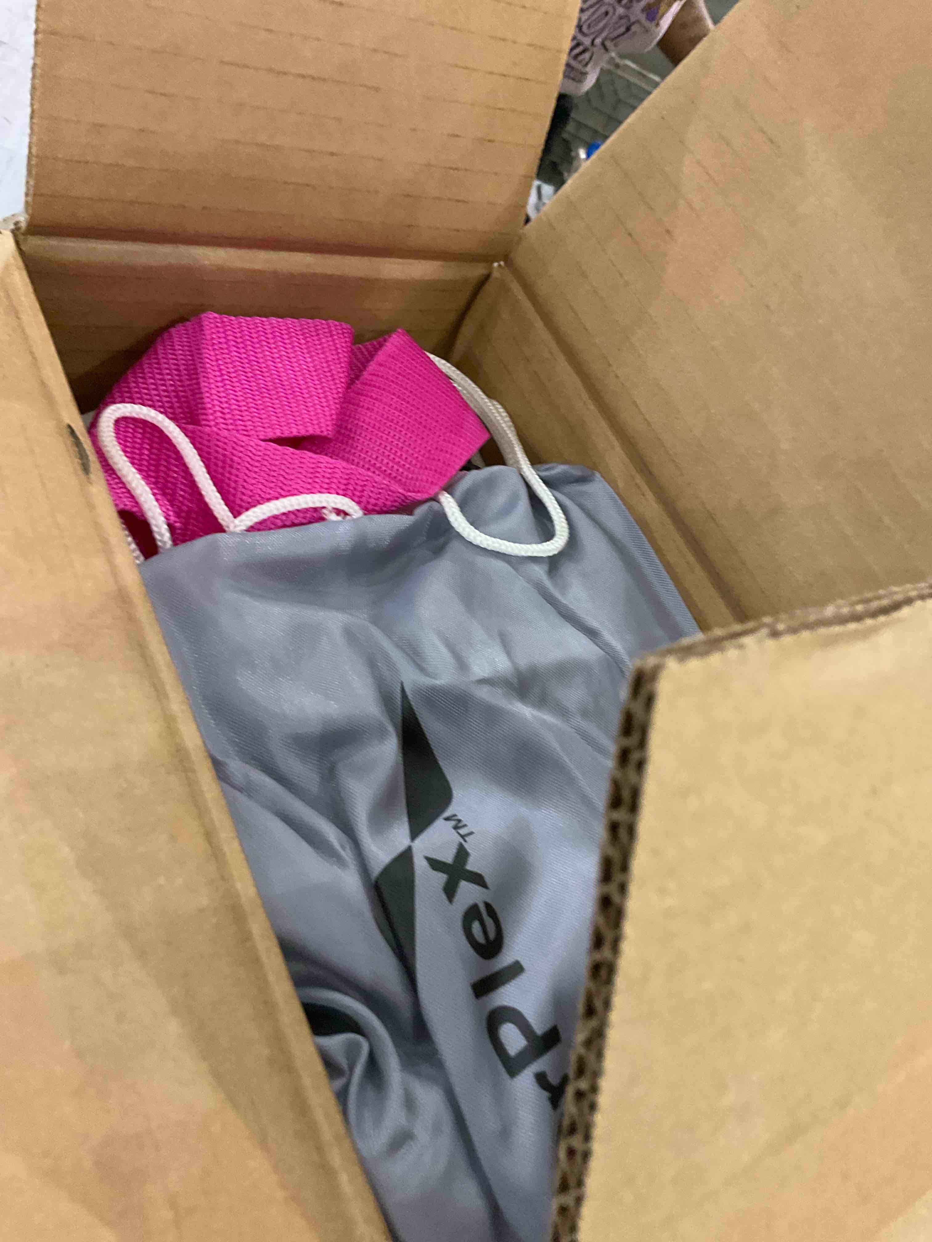 https://s3.amazonaws.com/lotting-images-prod/BargainHunt/EXS01529721_1715263727596.jpeg