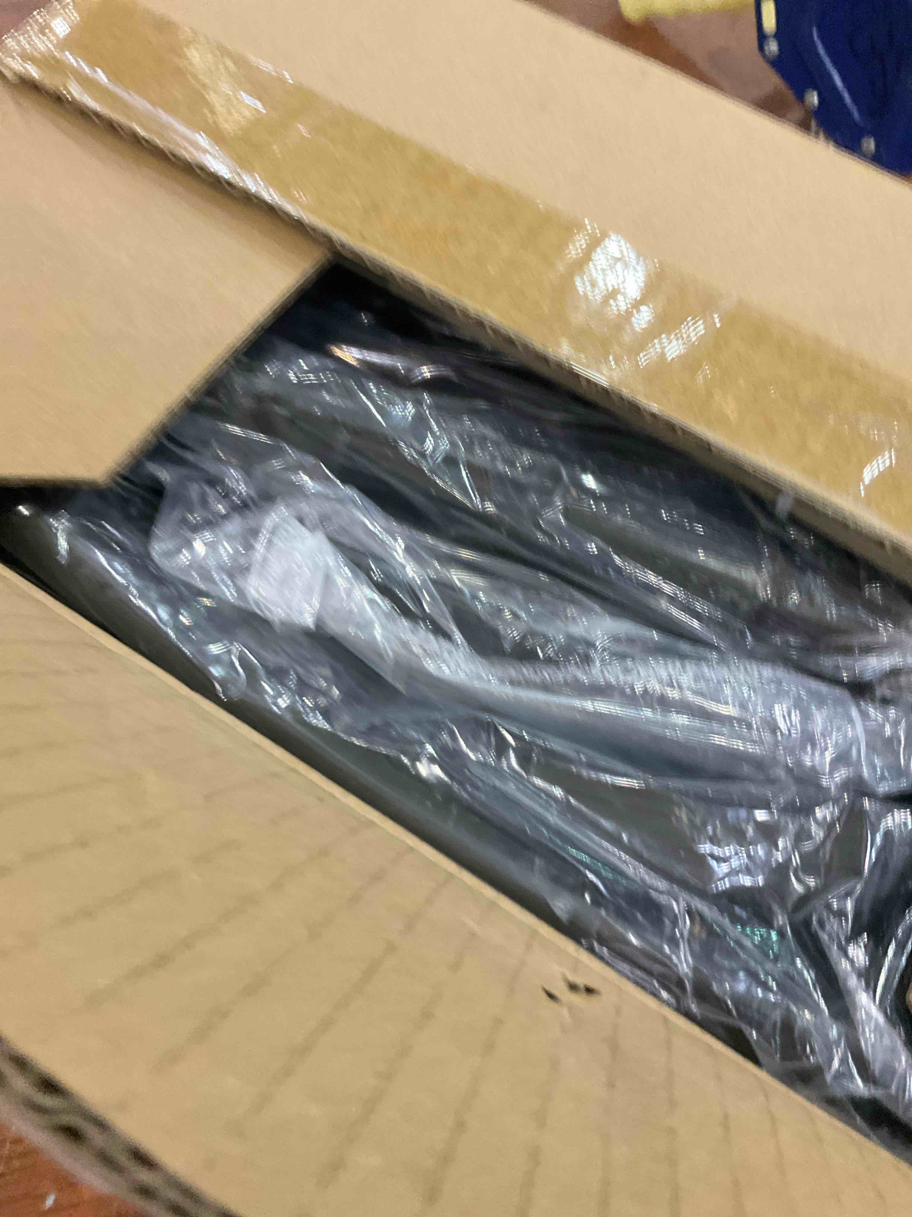 https://s3.amazonaws.com/lotting-images-prod/BargainHunt/EXS01529860_1715342797635.jpeg