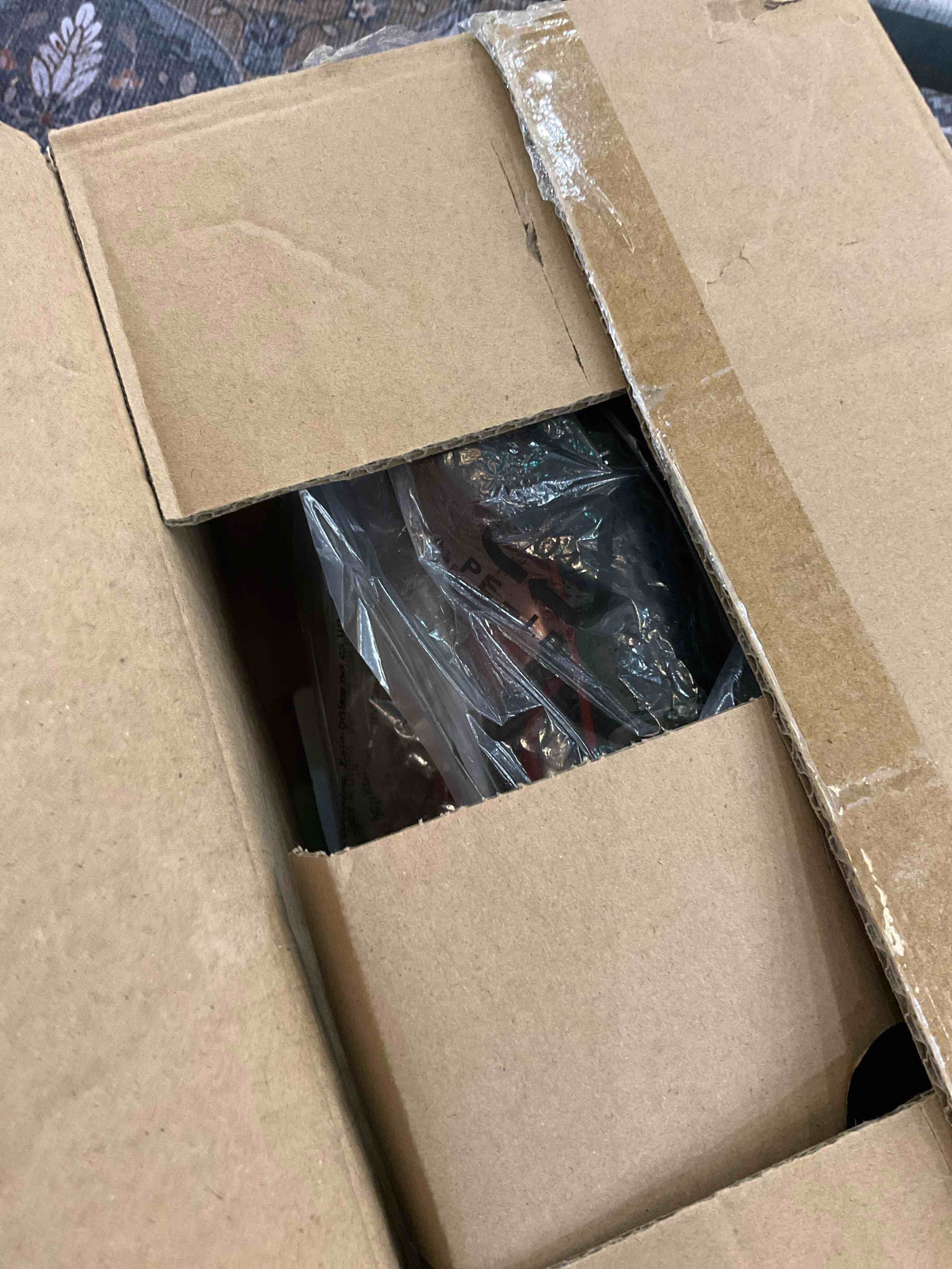 https://s3.amazonaws.com/lotting-images-prod/BargainHunt/EXS01529939_1715353387487.jpeg