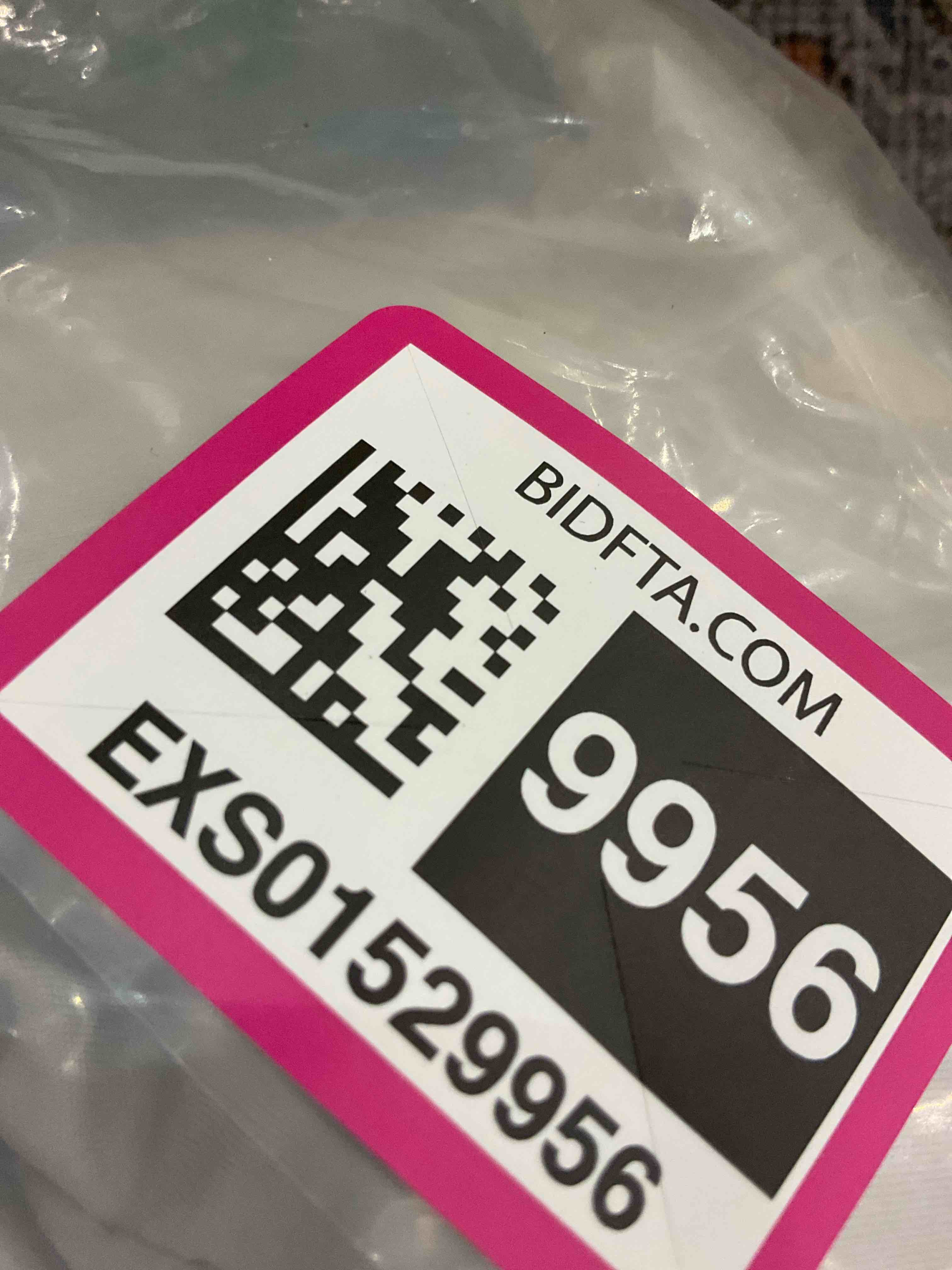 https://s3.amazonaws.com/lotting-images-prod/BargainHunt/EXS01529956_1715355367687.jpeg