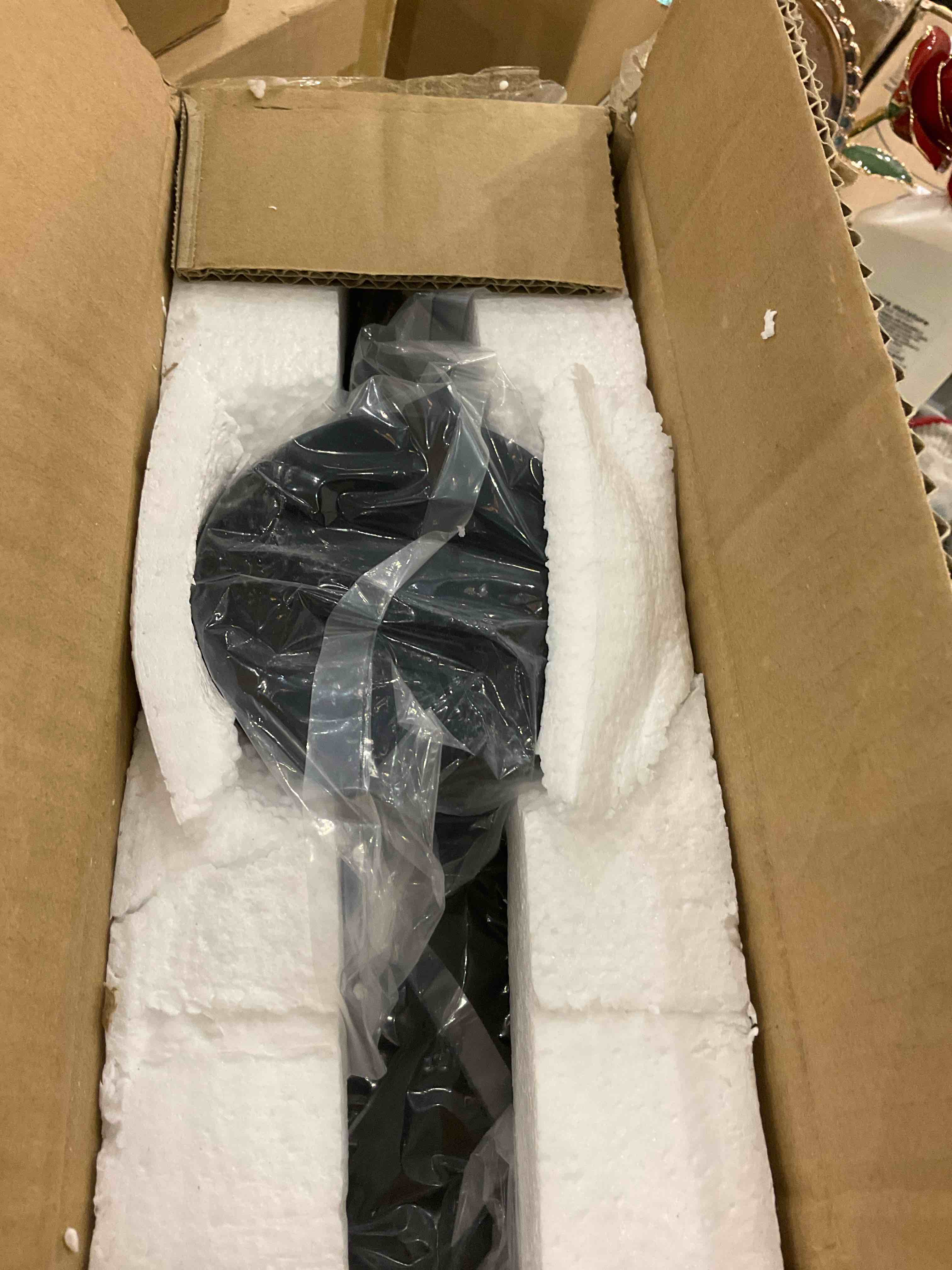 https://s3.amazonaws.com/lotting-images-prod/BargainHunt/EXS01530067_1715794085617.jpeg