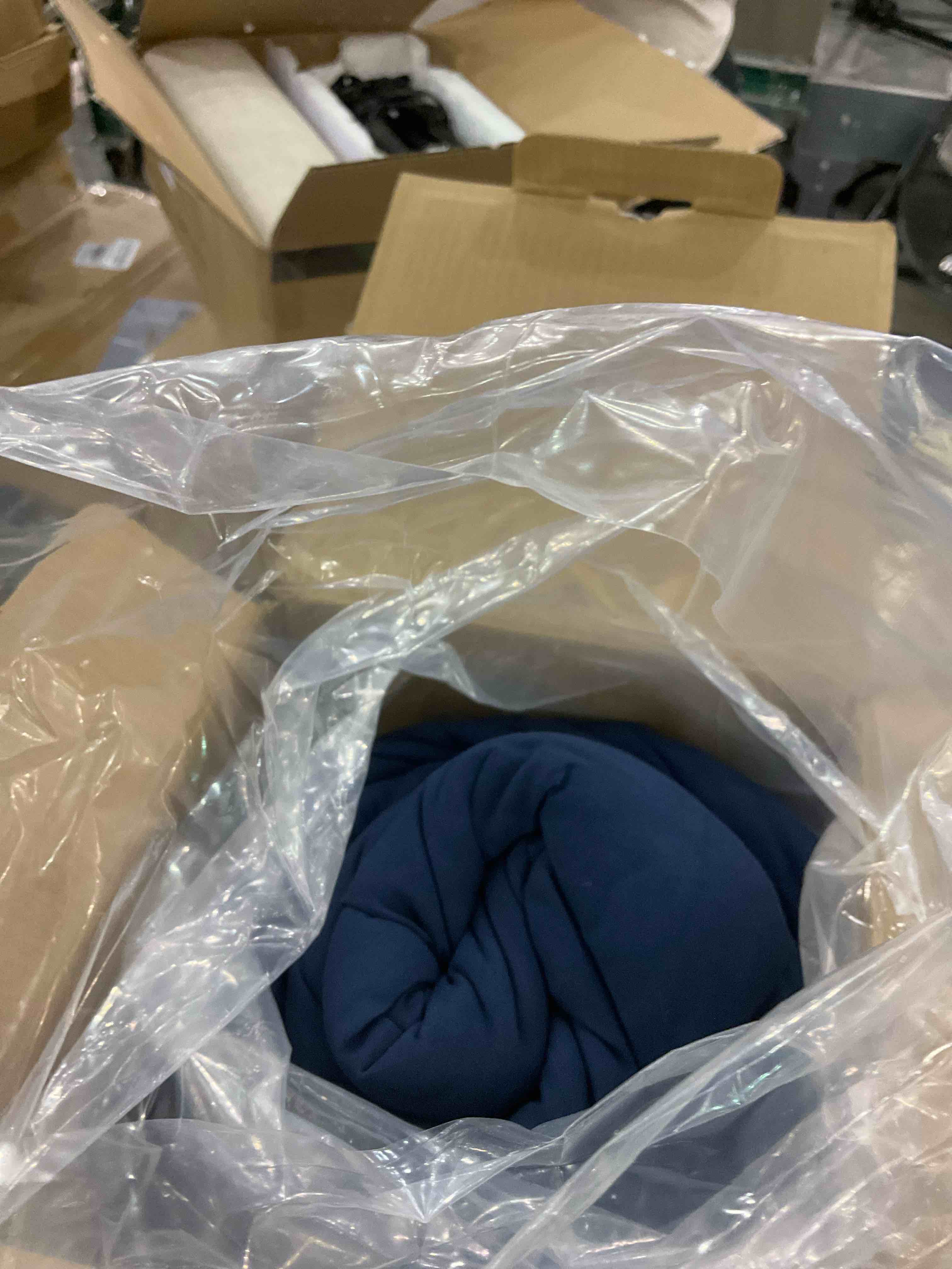 https://s3.amazonaws.com/lotting-images-prod/BargainHunt/EXS01530116_1715859089062.jpeg