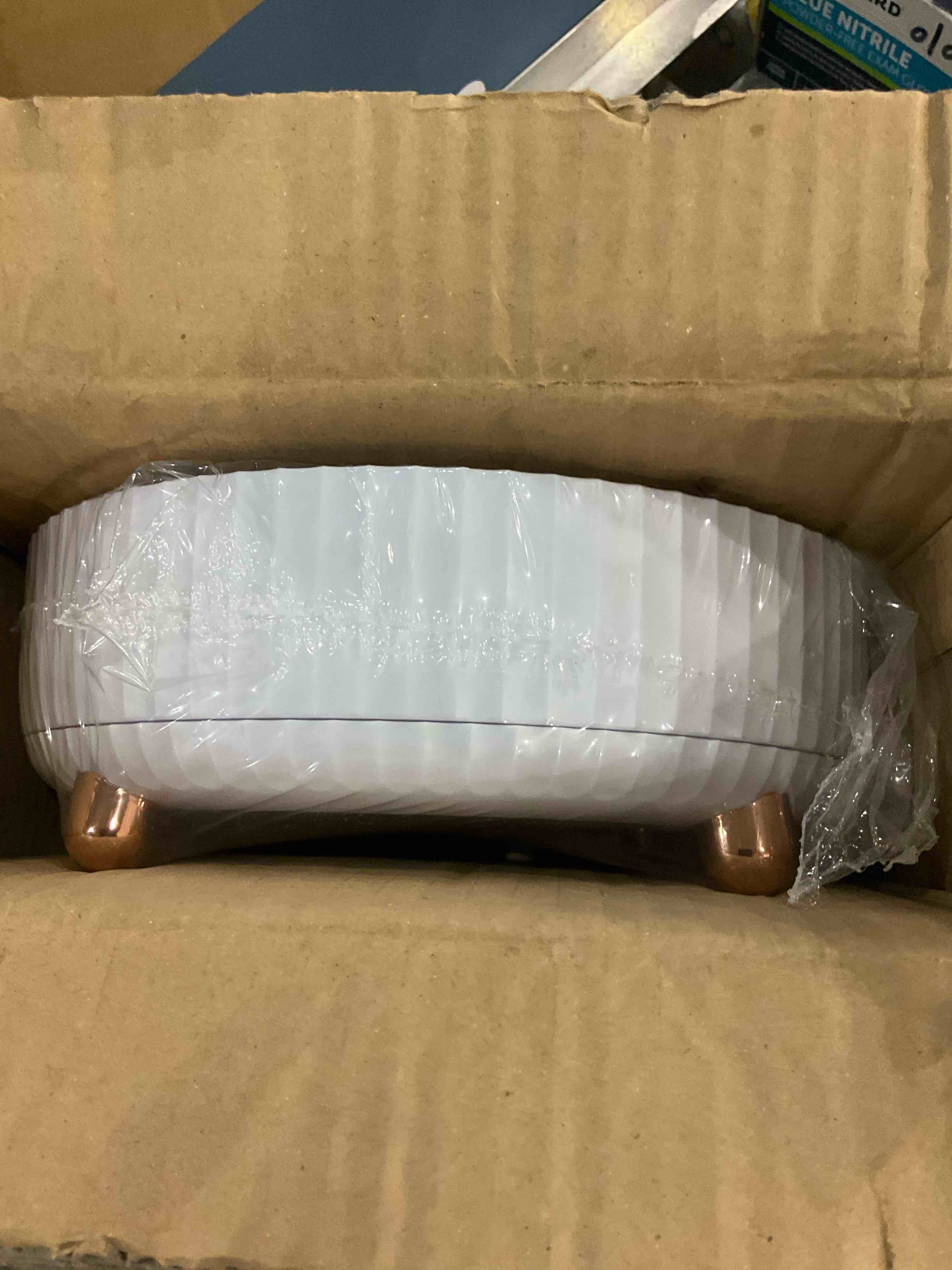 https://s3.amazonaws.com/lotting-images-prod/BargainHunt/EXS01530119_1715859306656.jpeg