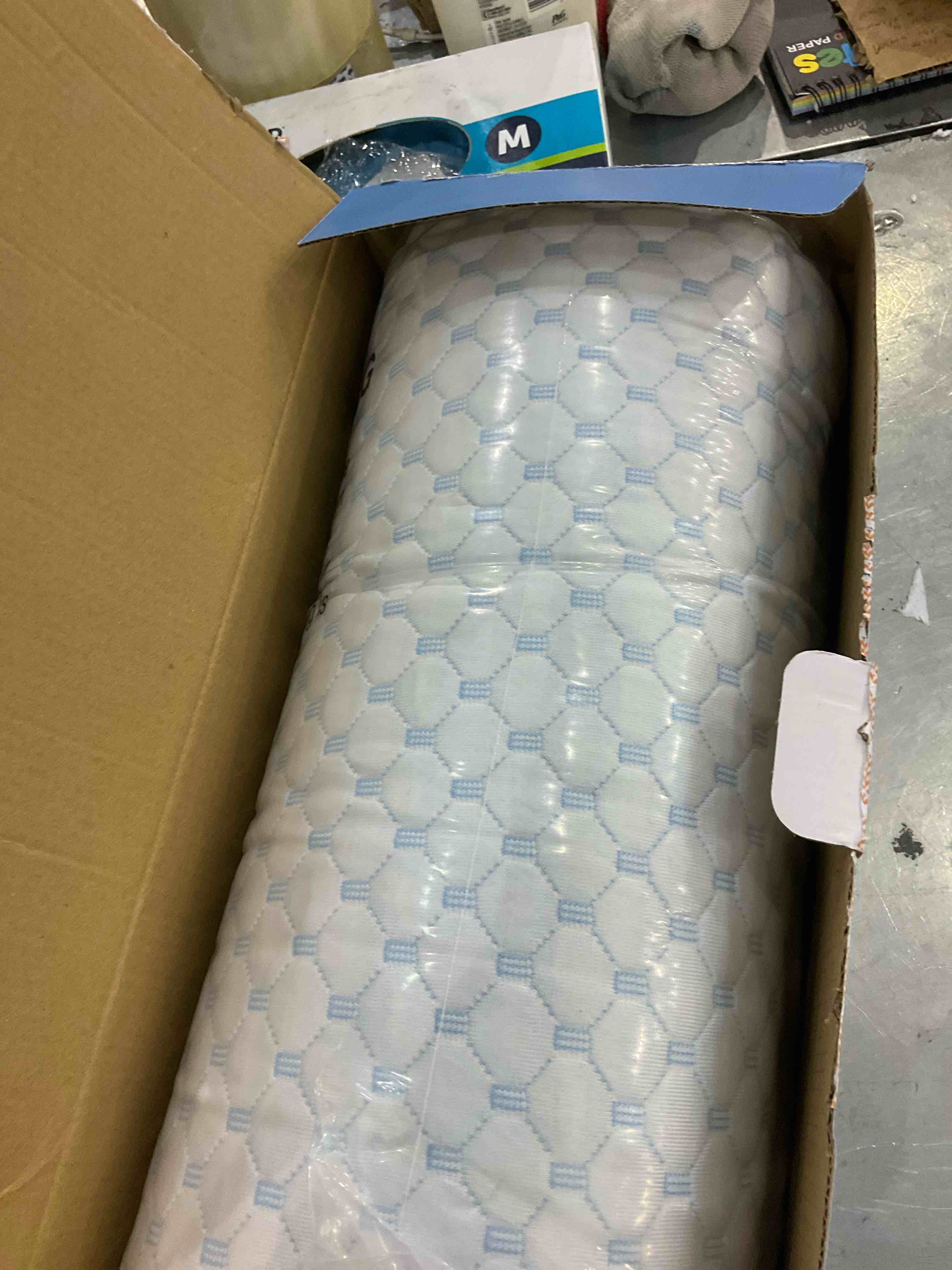 https://s3.amazonaws.com/lotting-images-prod/BargainHunt/EXS01530126_1715859881773.jpeg