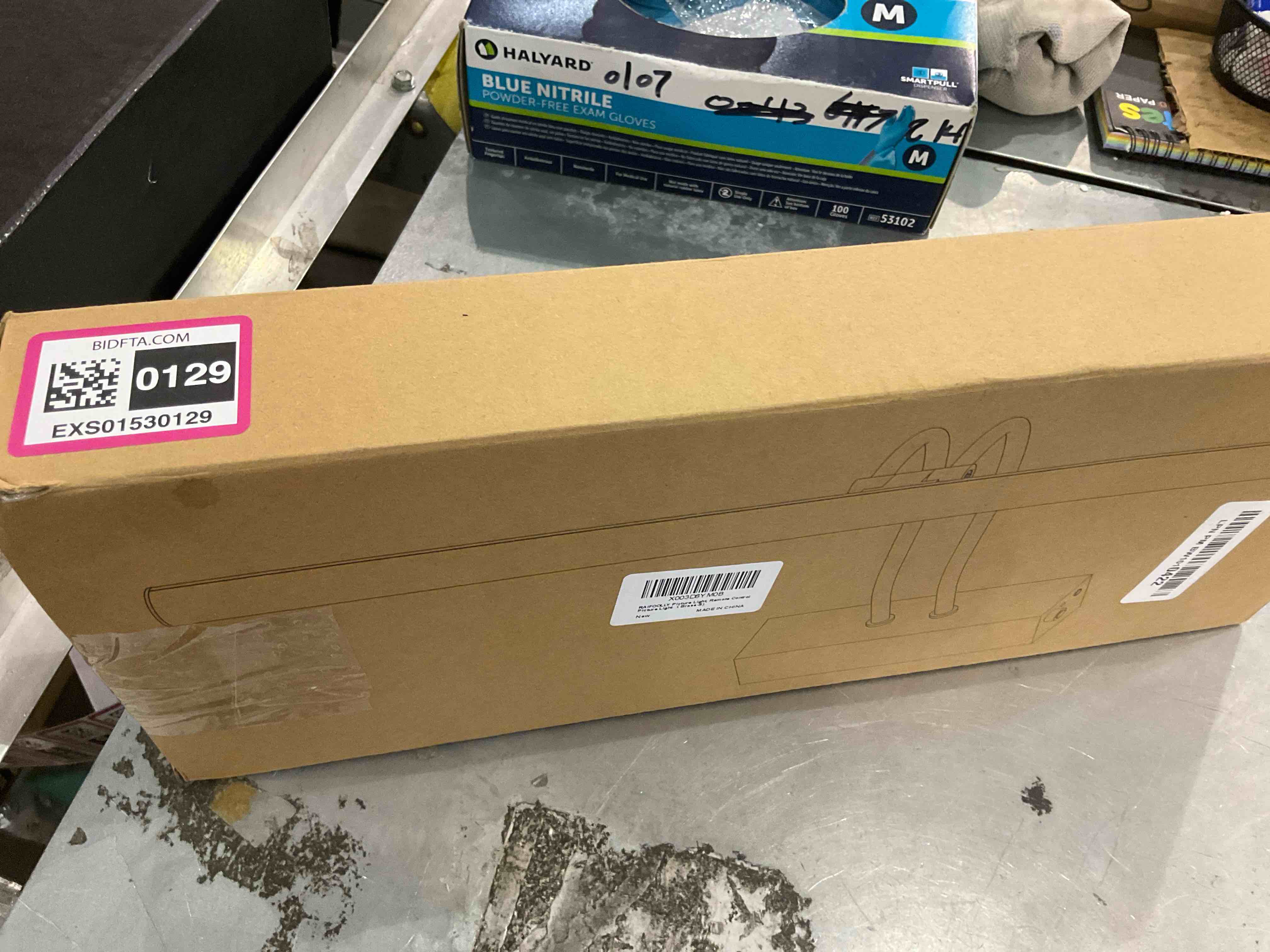 https://s3.amazonaws.com/lotting-images-prod/BargainHunt/EXS01530129_1715860074961.jpeg